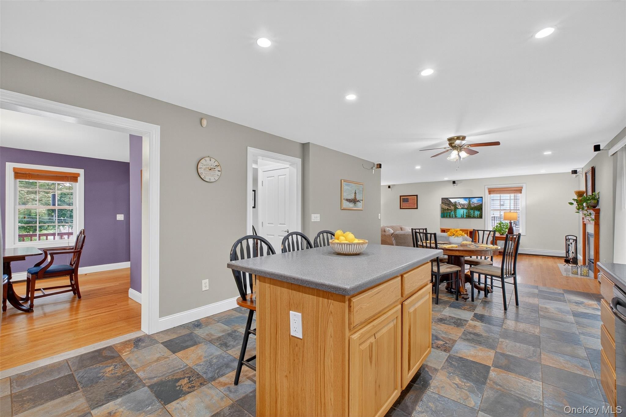 76 Sarles Lane, Pleasantville, NY 10570