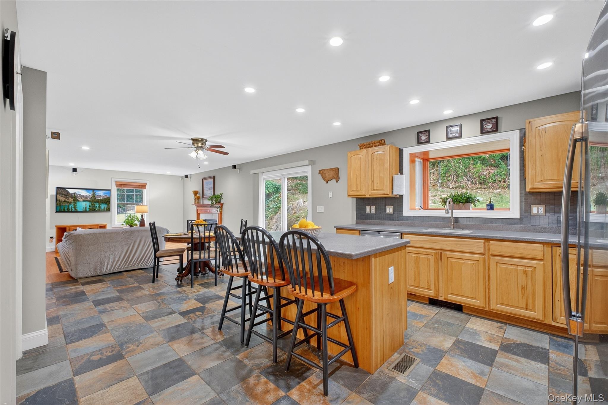 76 Sarles Lane, Pleasantville, NY 10570