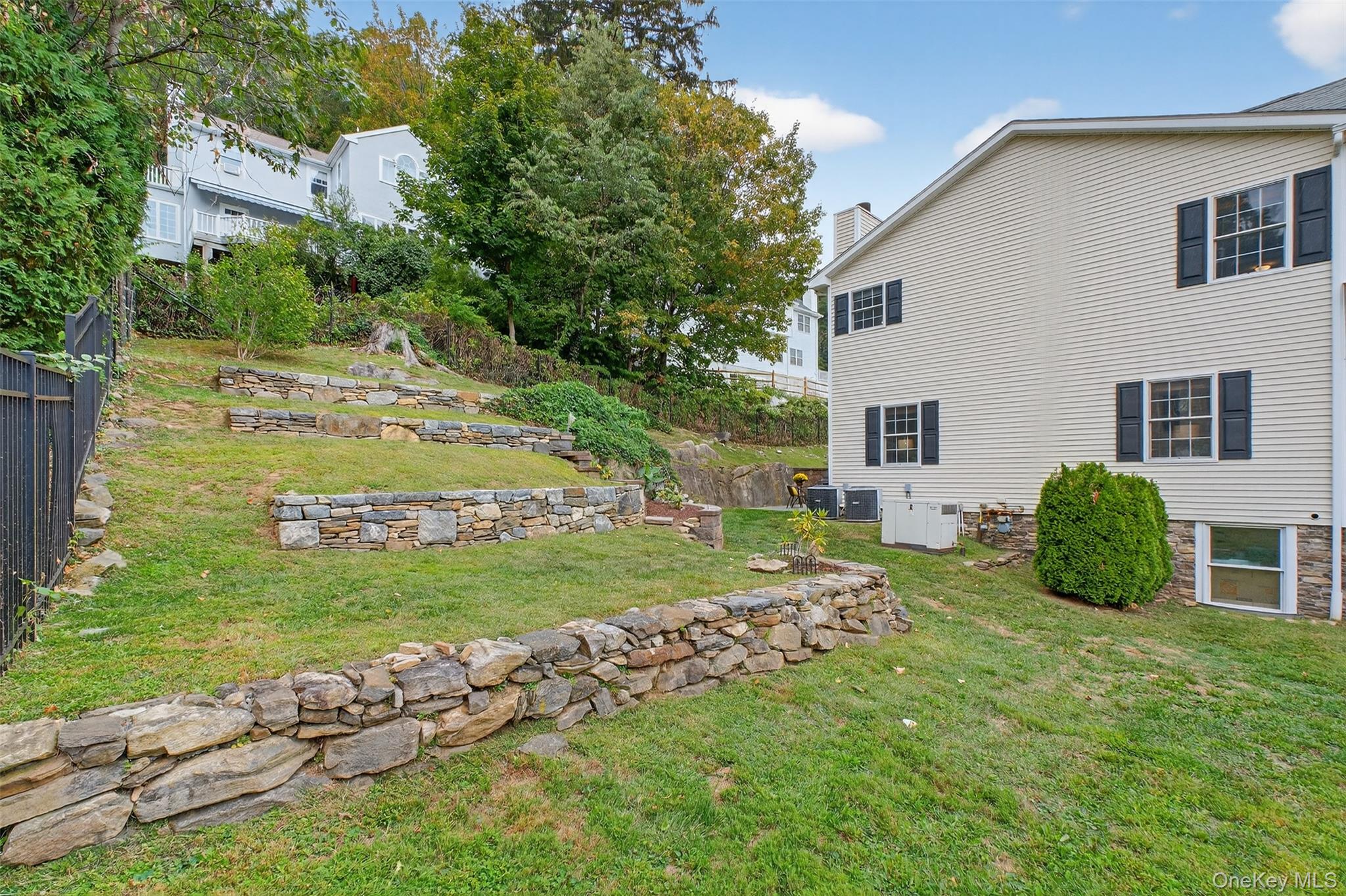 76 Sarles Lane, Pleasantville, NY 10570