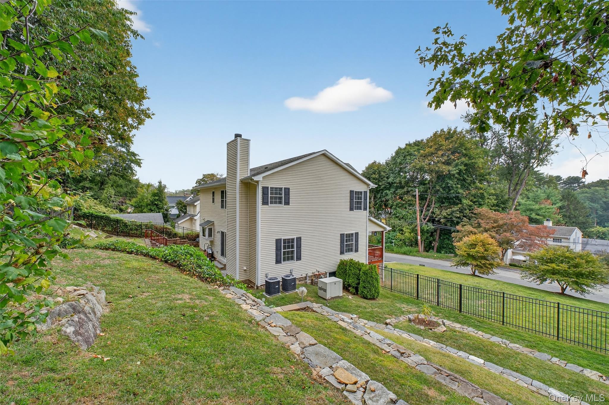 76 Sarles Lane, Pleasantville, NY 10570