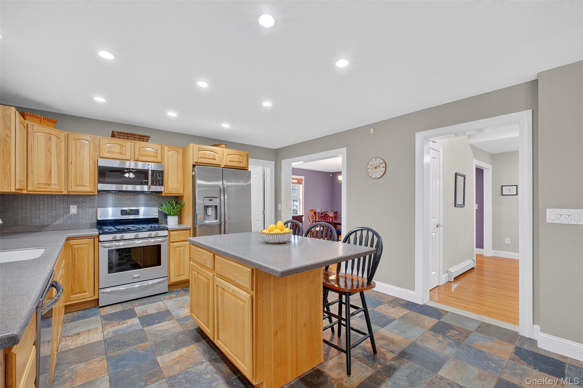 76 Sarles Lane, Pleasantville, NY 10570