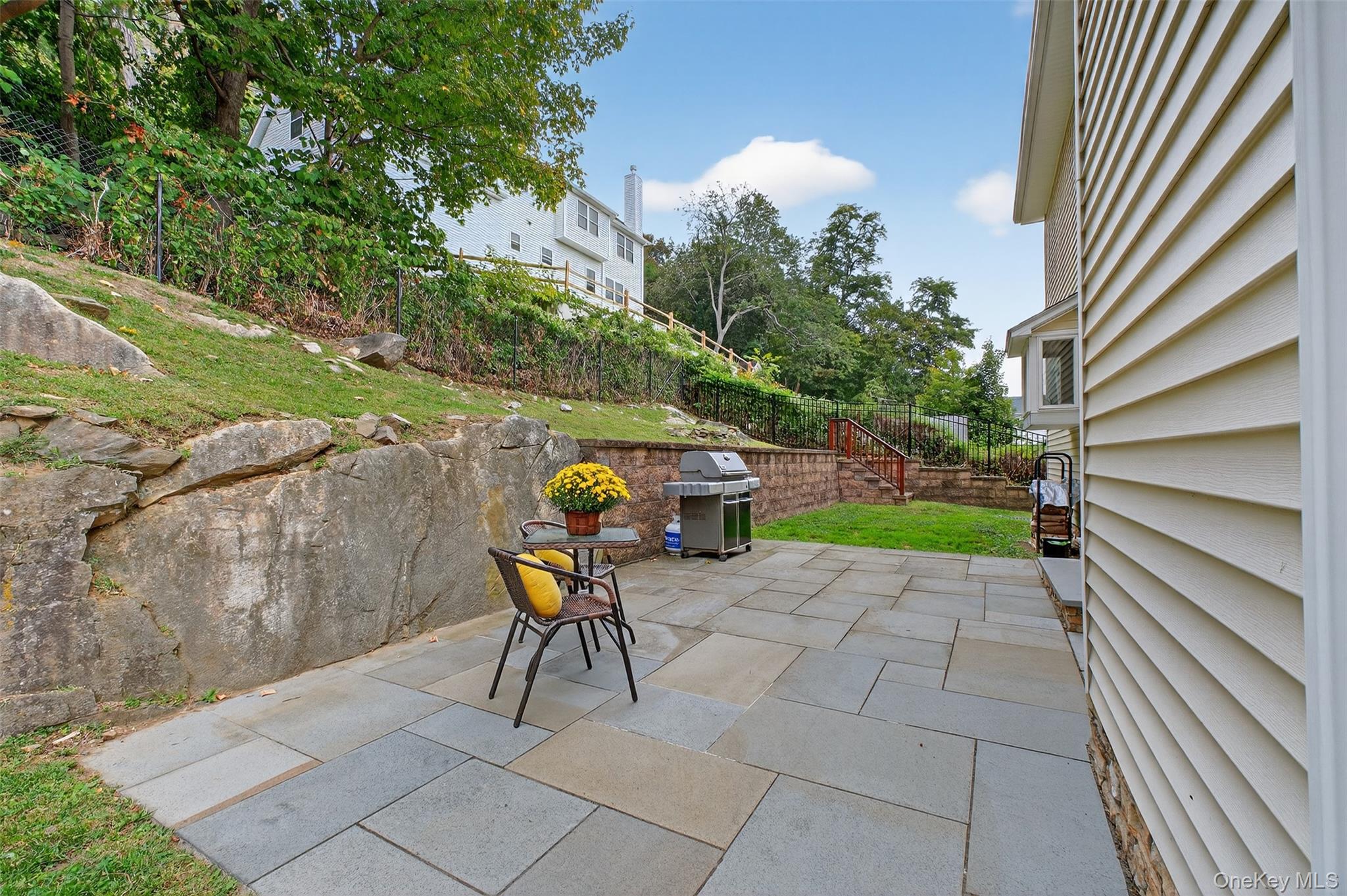 76 Sarles Lane, Pleasantville, NY 10570