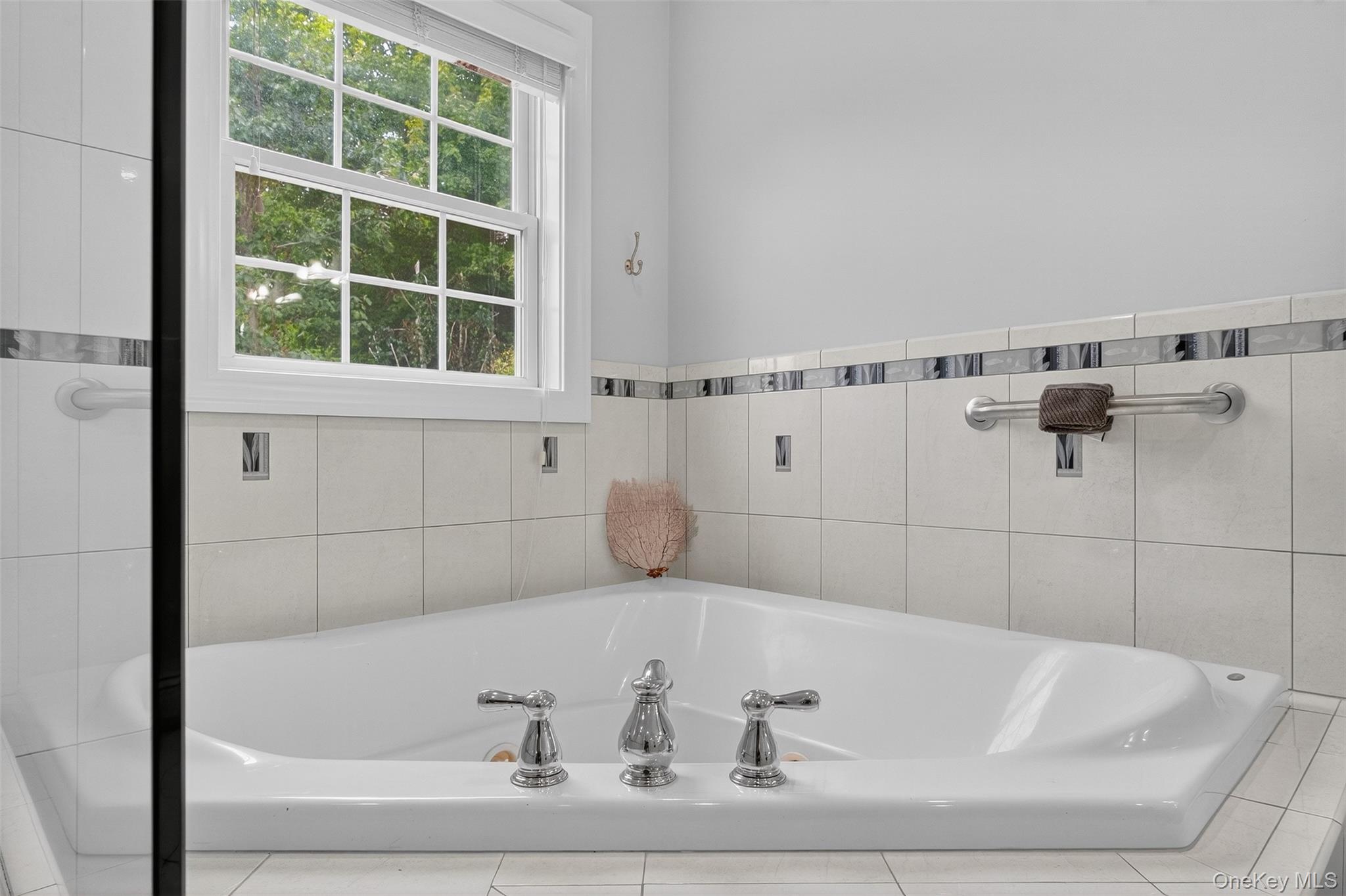 76 Sarles Lane, Pleasantville, NY 10570