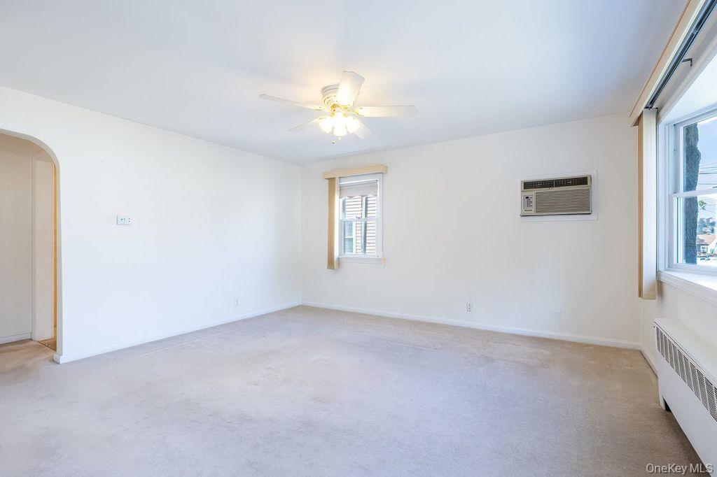 73 Storey Lane, Yonkers, NY 10710