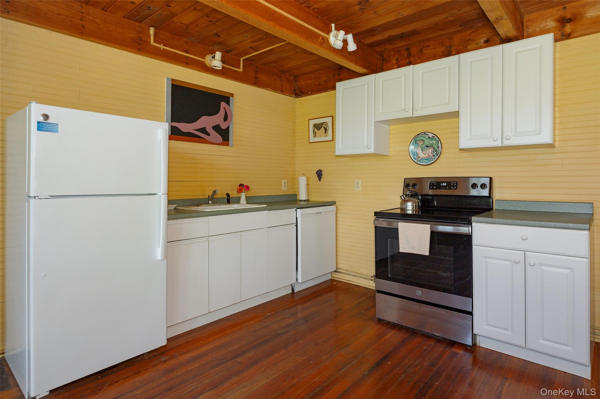 220 W Pond Lily Road, Elizaville, NY 12523