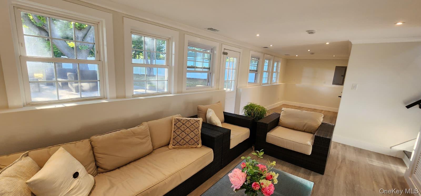 566 Locust Avenue, Oakdale, NY 11769