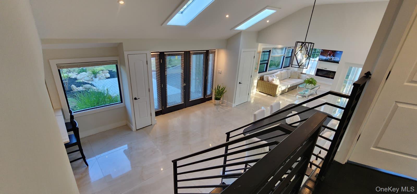 566 Locust Avenue, Oakdale, NY 11769