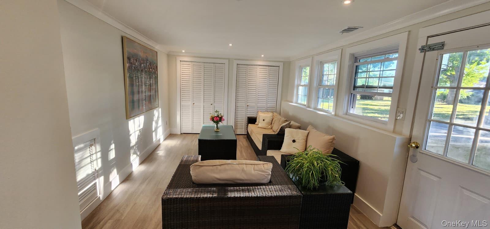 566 Locust Avenue, Oakdale, NY 11769