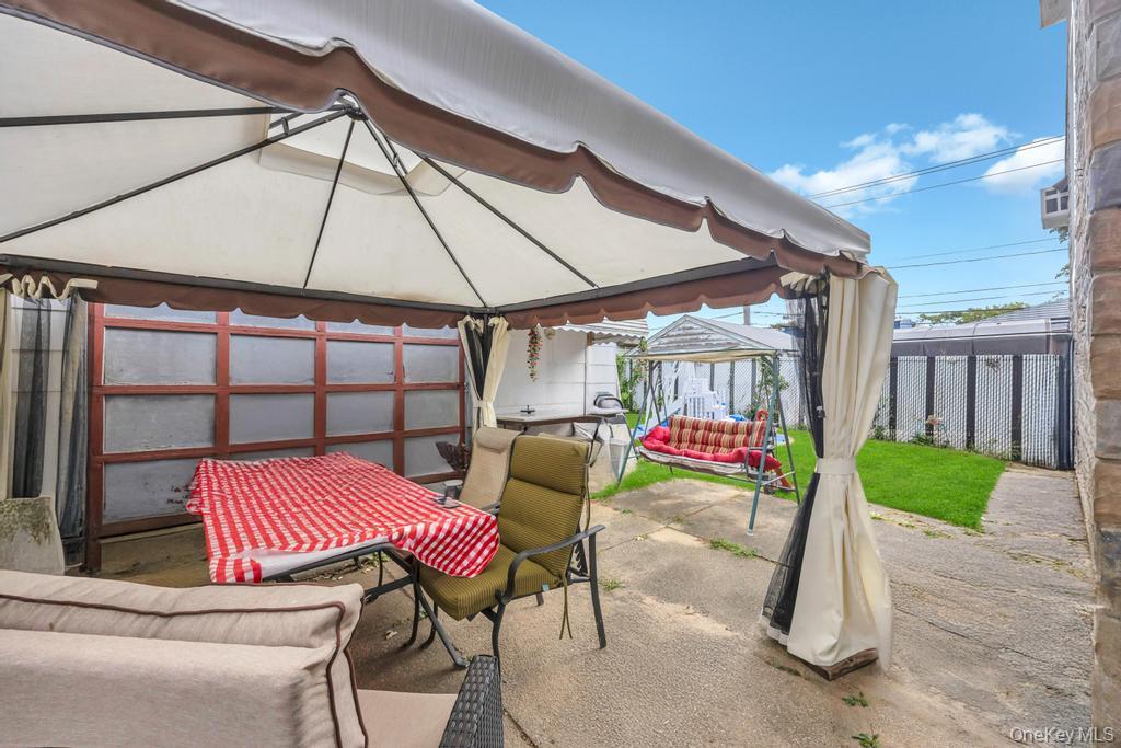 5 Park Place, Valley Stream, NY 11580