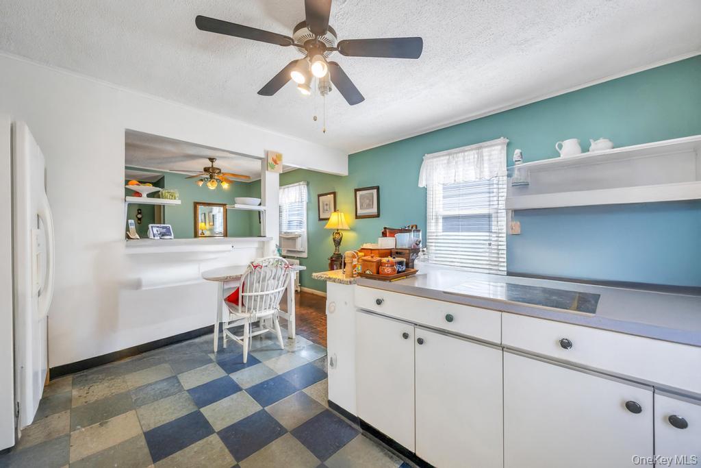 5 Park Place, Valley Stream, NY 11580