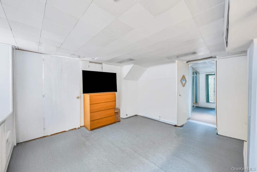 5 Park Place, Valley Stream, NY 11580