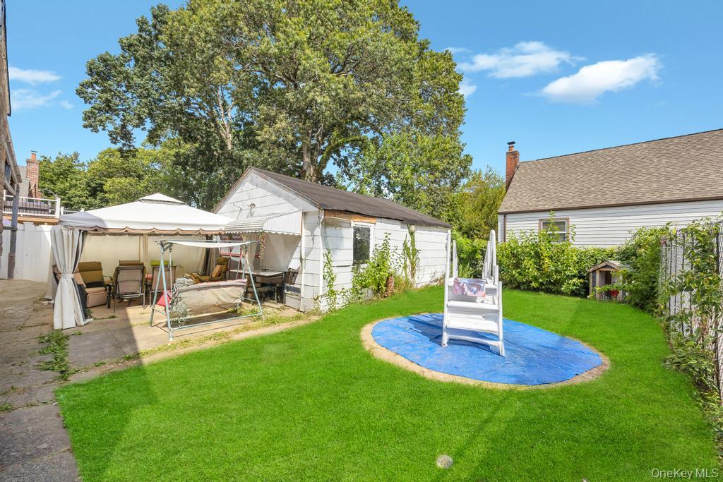 5 Park Place, Valley Stream, NY 11580