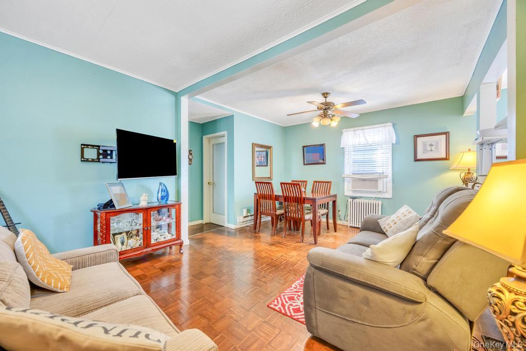 5 Park Place, Valley Stream, NY 11580