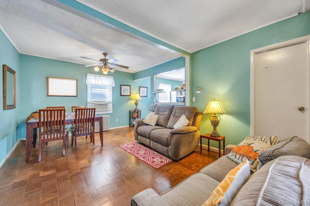 5 Park Place, Valley Stream, NY 11580