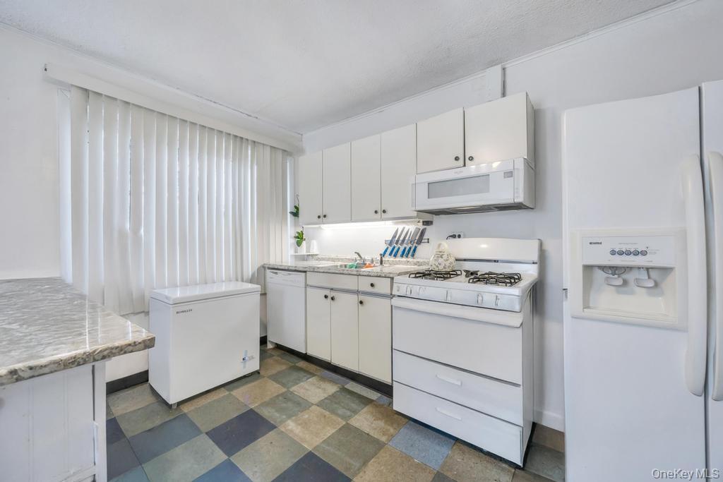 5 Park Place, Valley Stream, NY 11580