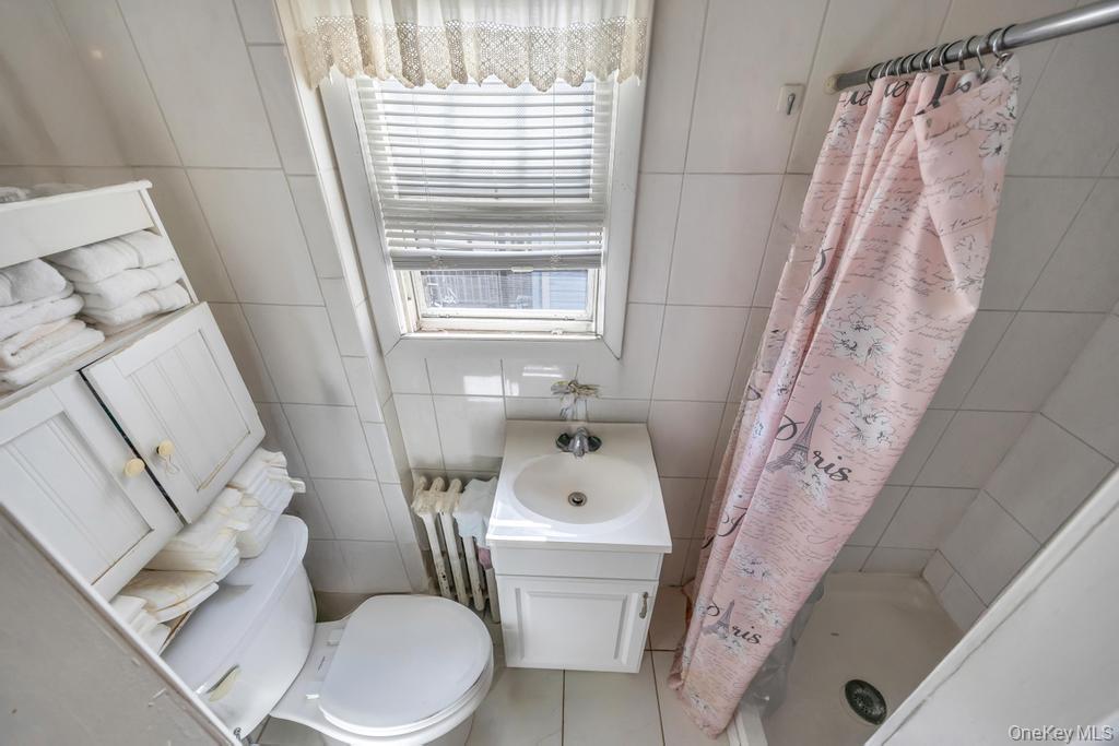 5 Park Place, Valley Stream, NY 11580