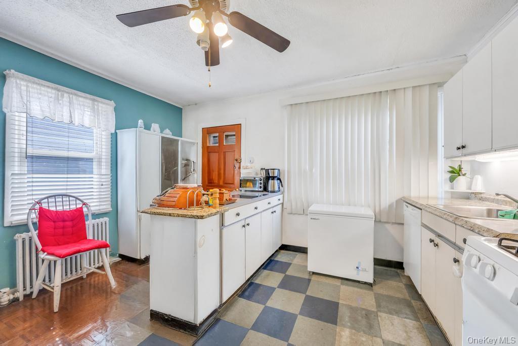 5 Park Place, Valley Stream, NY 11580