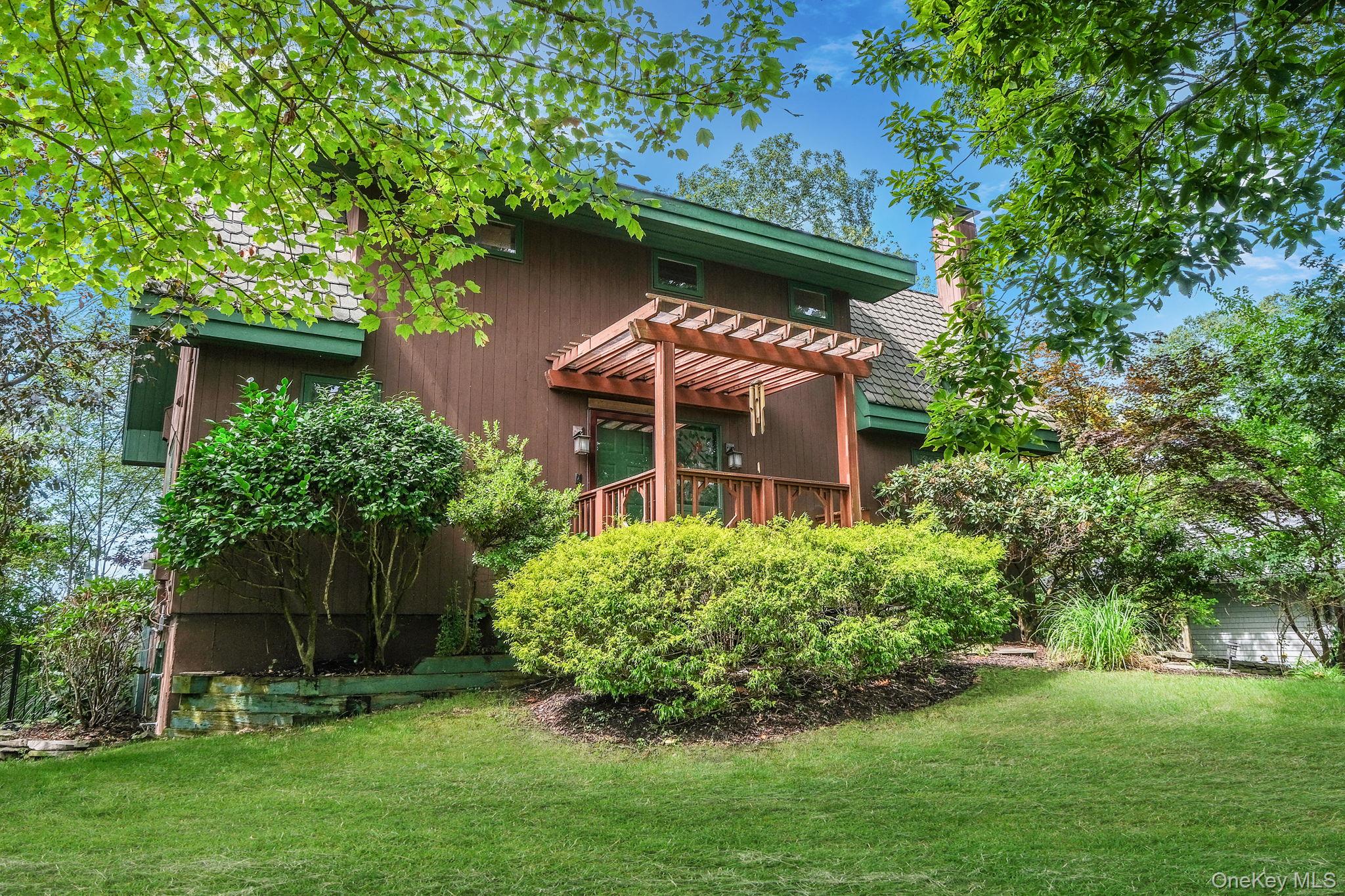 104 Crystal Beach Boulevard, Moriches, NY 11955