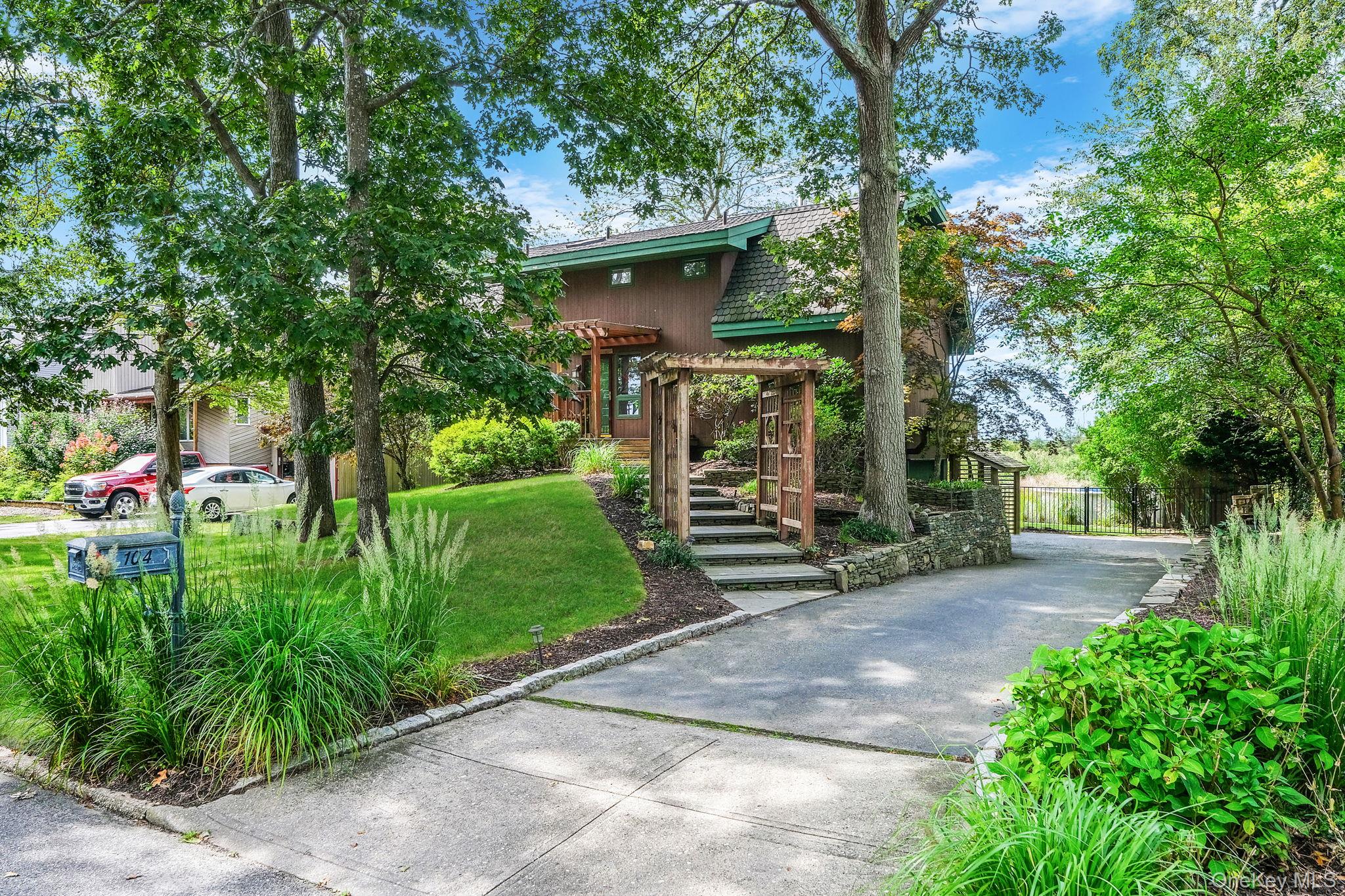 104 Crystal Beach Boulevard, Moriches, NY 11955