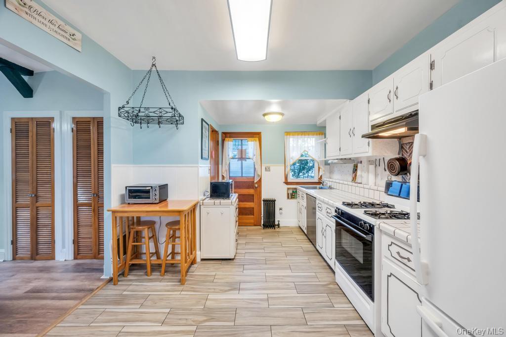 99 Hunter Avenue, Valley Stream, NY 11580