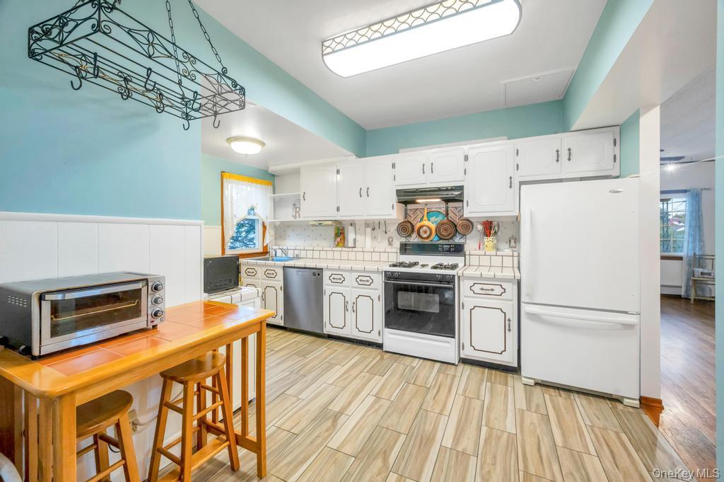 99 Hunter Avenue, Valley Stream, NY 11580