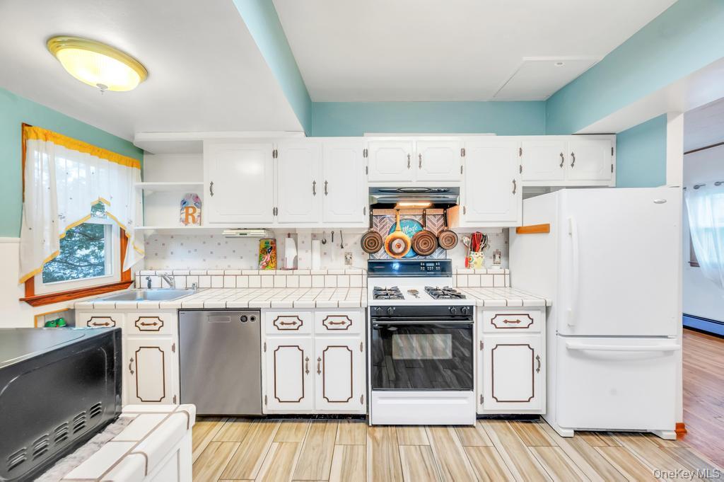 99 Hunter Avenue, Valley Stream, NY 11580