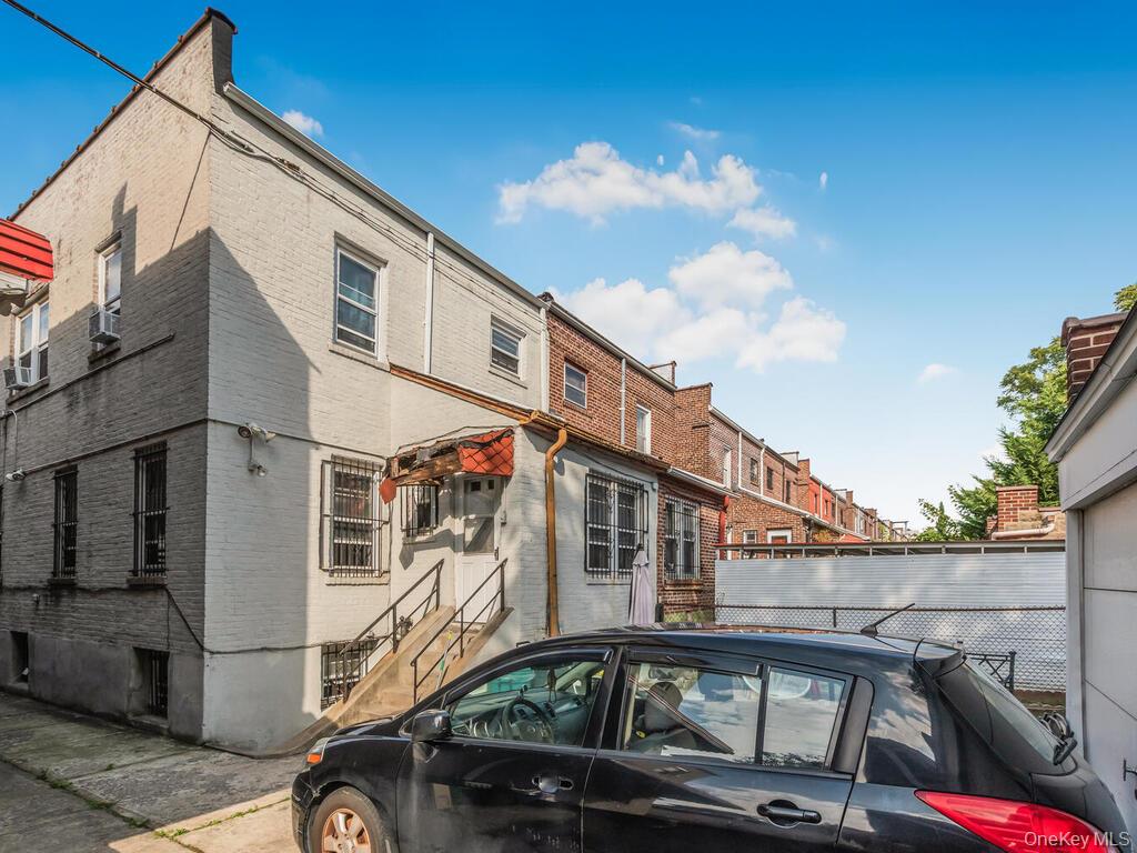 3212 Fish Avenue, Bronx, NY 10469