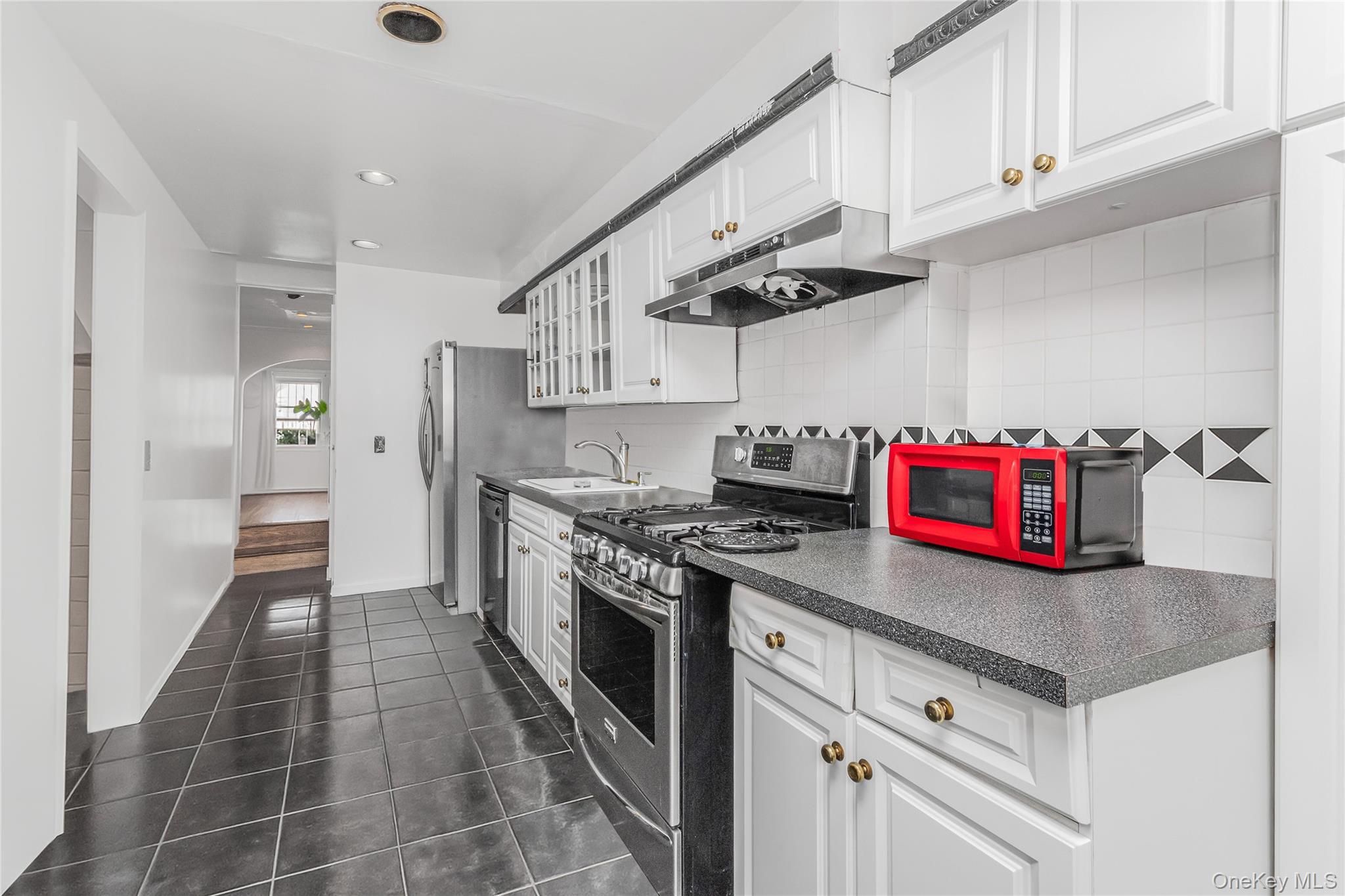 3212 Fish Avenue, Bronx, NY 10469