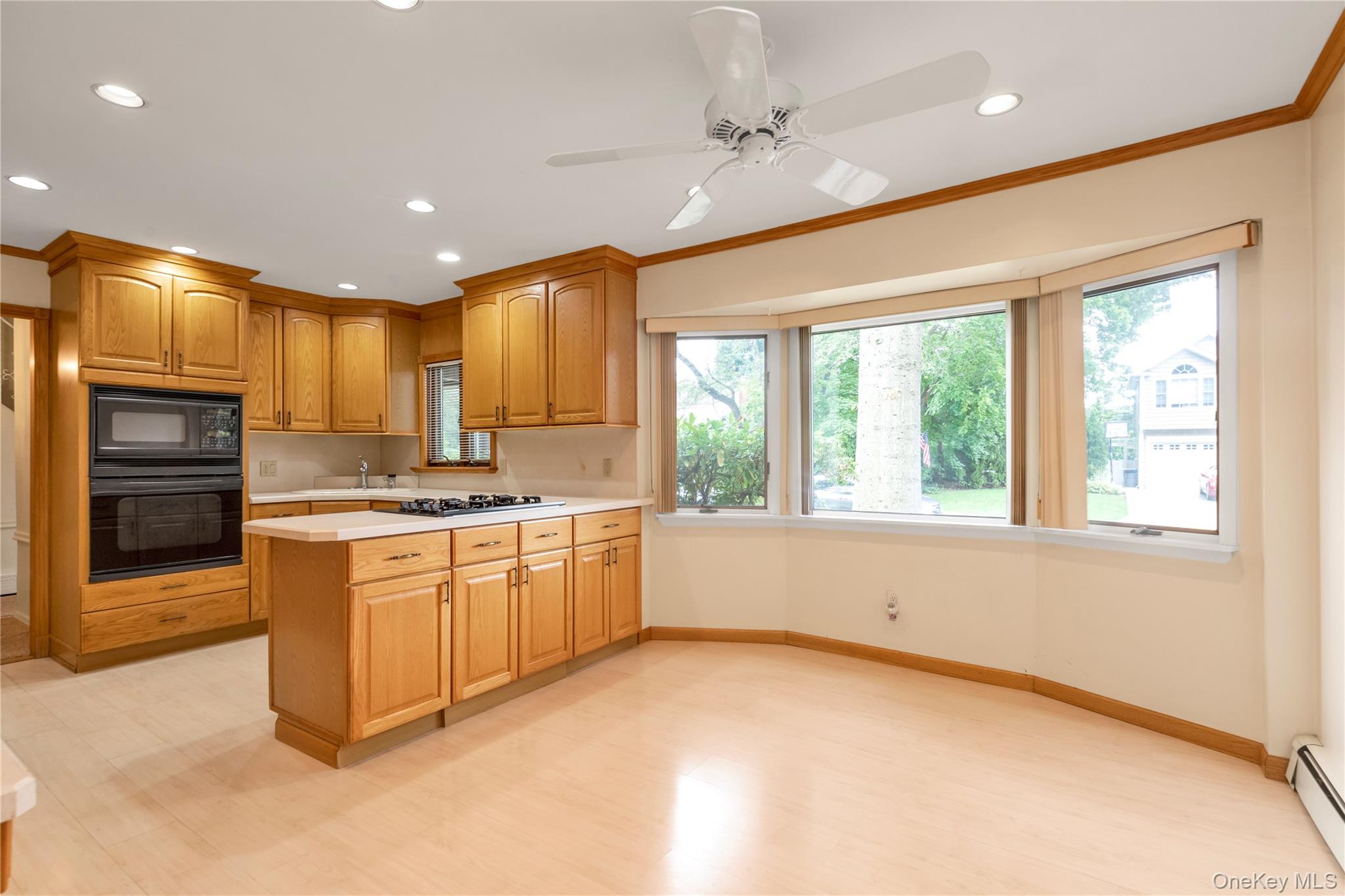 87 Hillturn Lane, Roslyn Heights, NY 11577