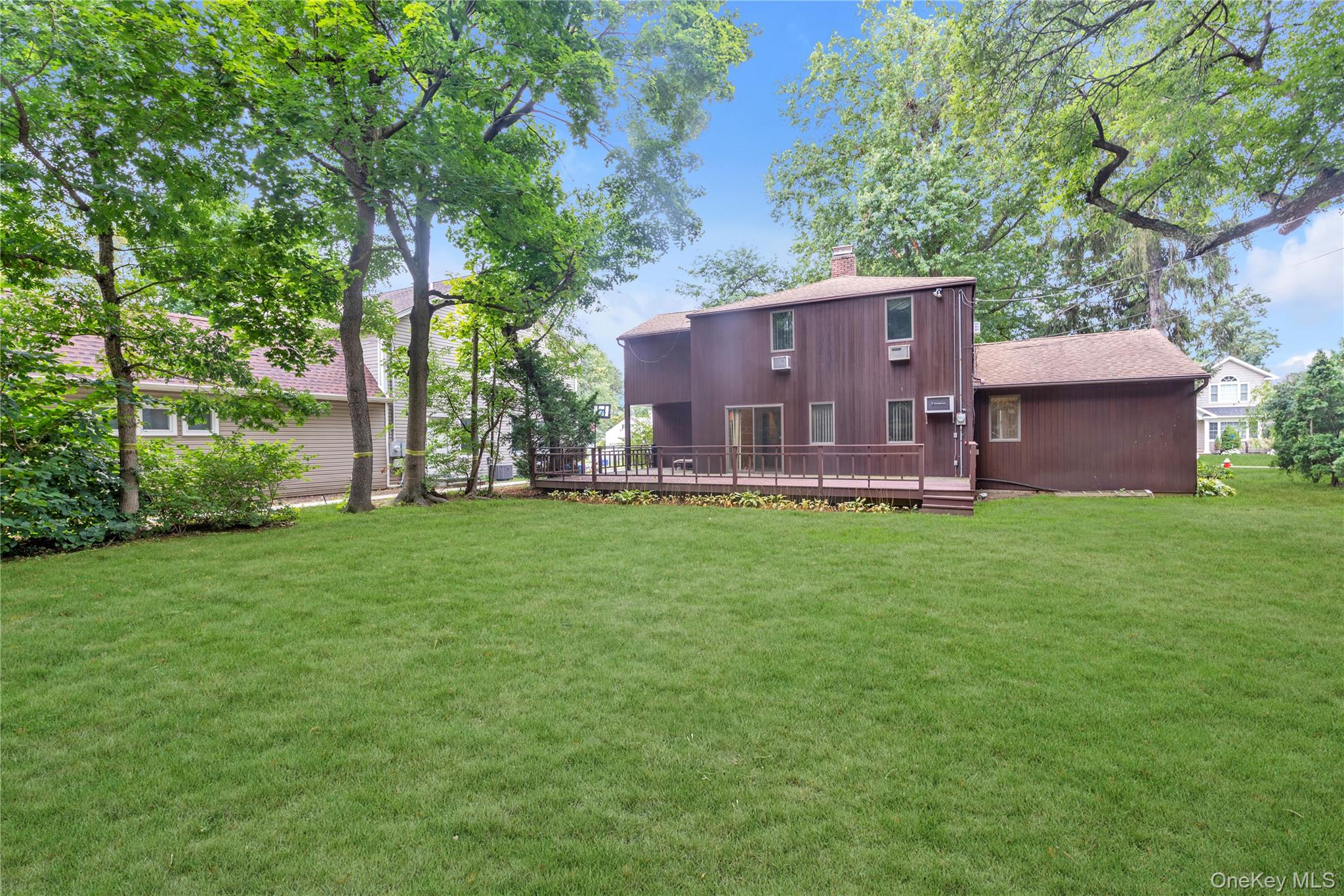 87 Hillturn Lane, Roslyn Heights, NY 11577