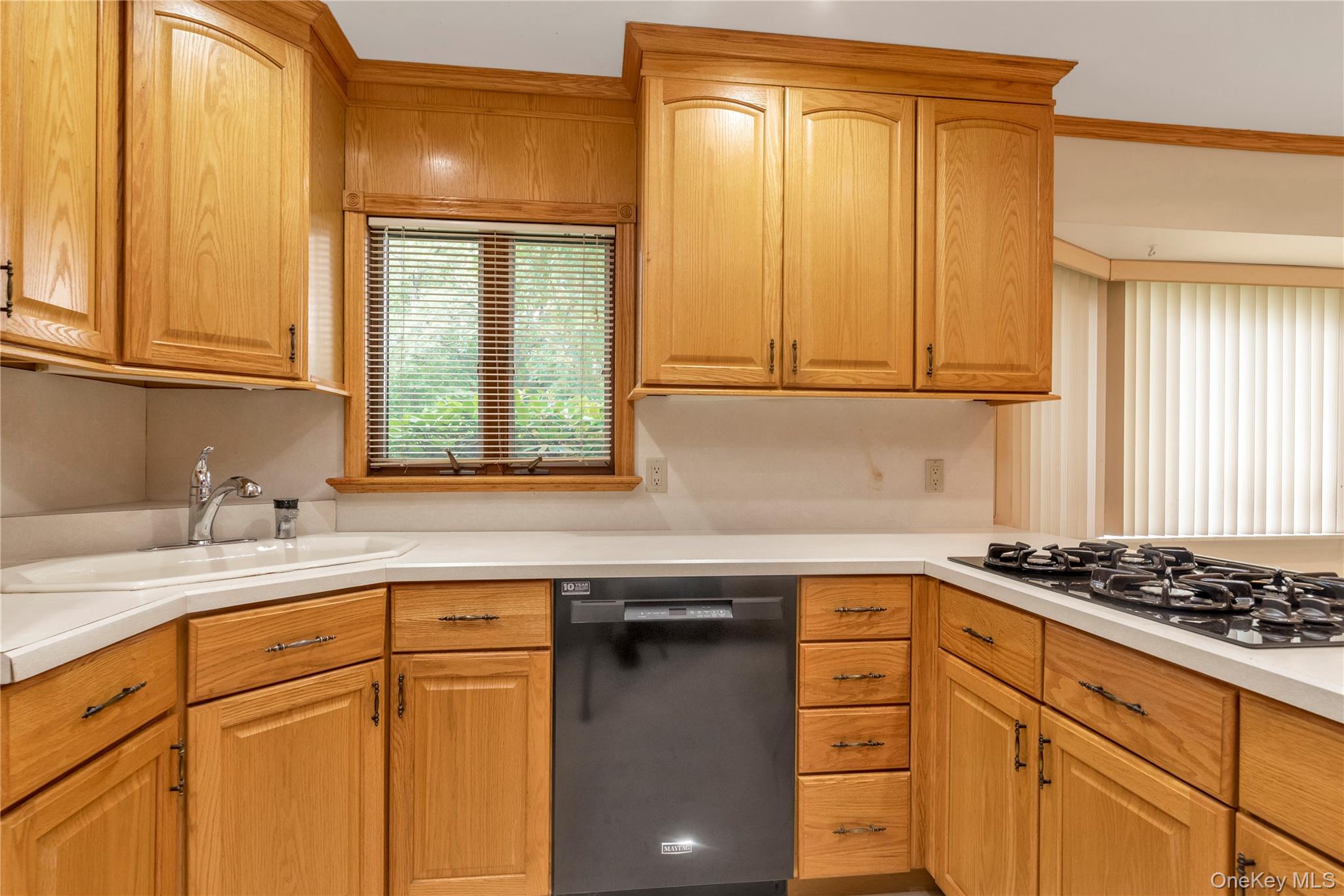 87 Hillturn Lane, Roslyn Heights, NY 11577