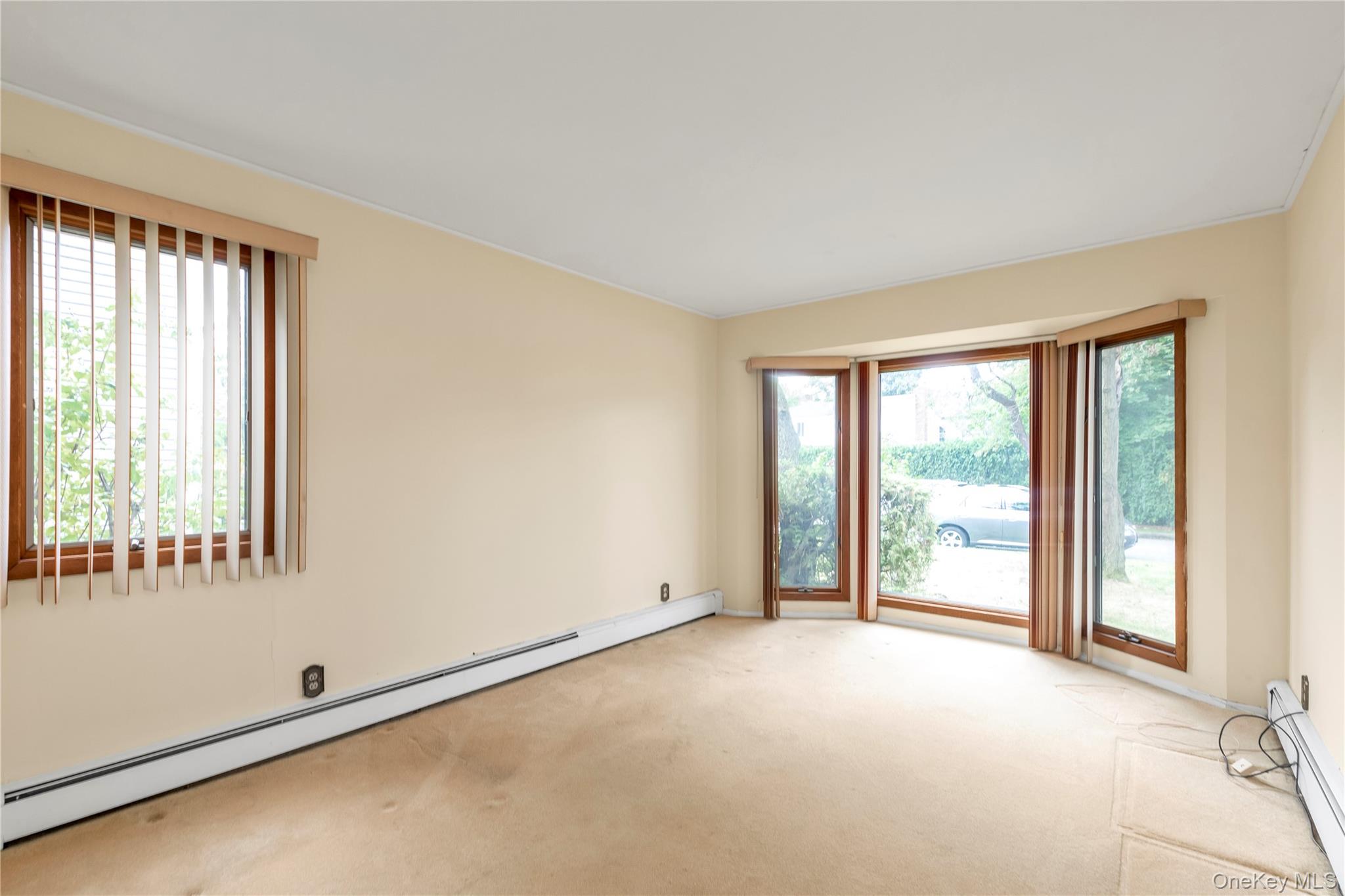 87 Hillturn Lane, Roslyn Heights, NY 11577