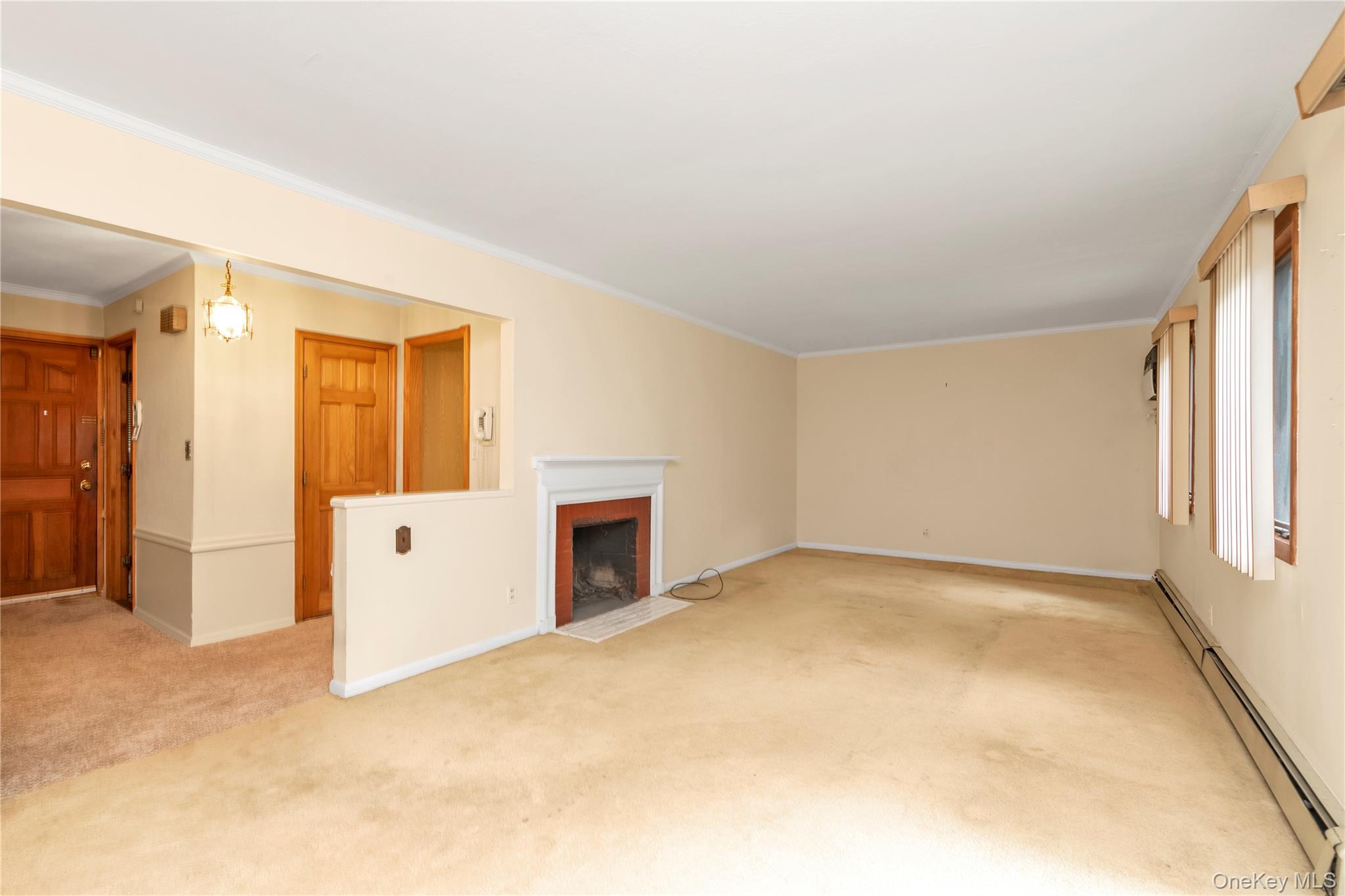 87 Hillturn Lane, Roslyn Heights, NY 11577