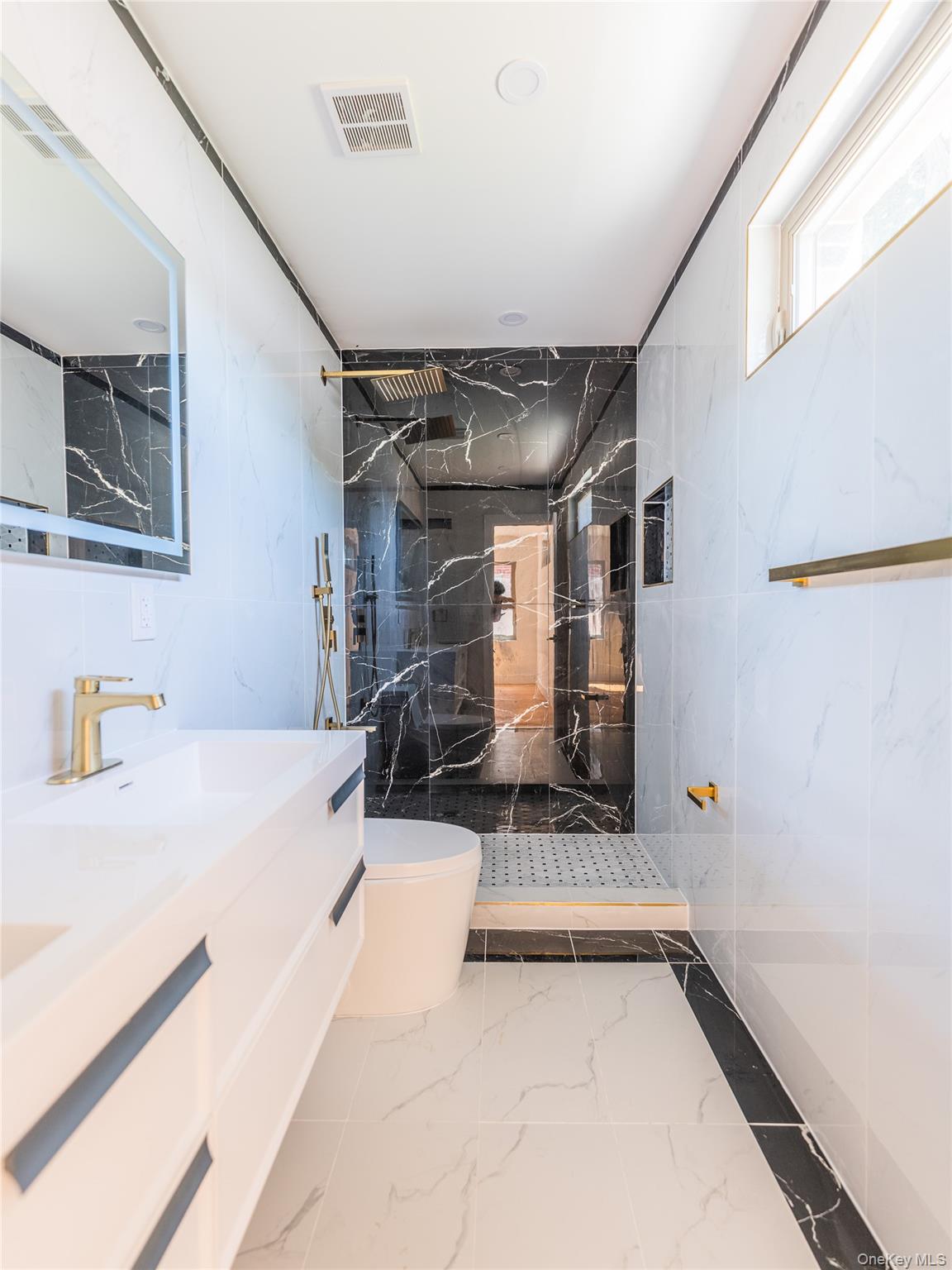 6431 138th Street, Flushing, NY 11367