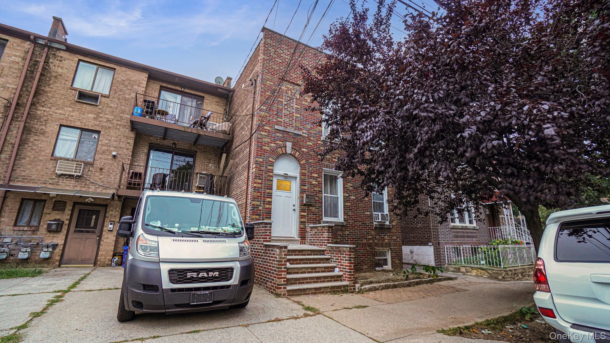 1539 Hollywood Avenue, Bronx, NY 10461