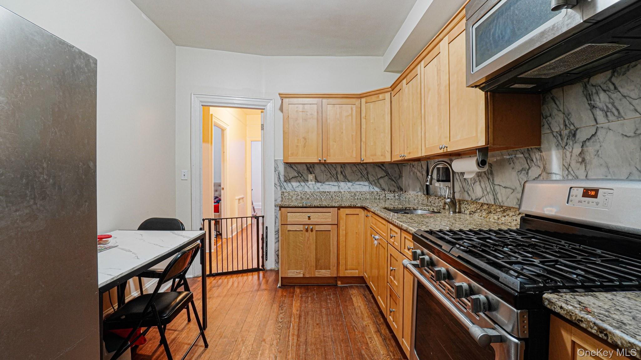 1539 Hollywood Avenue, Bronx, NY 10461