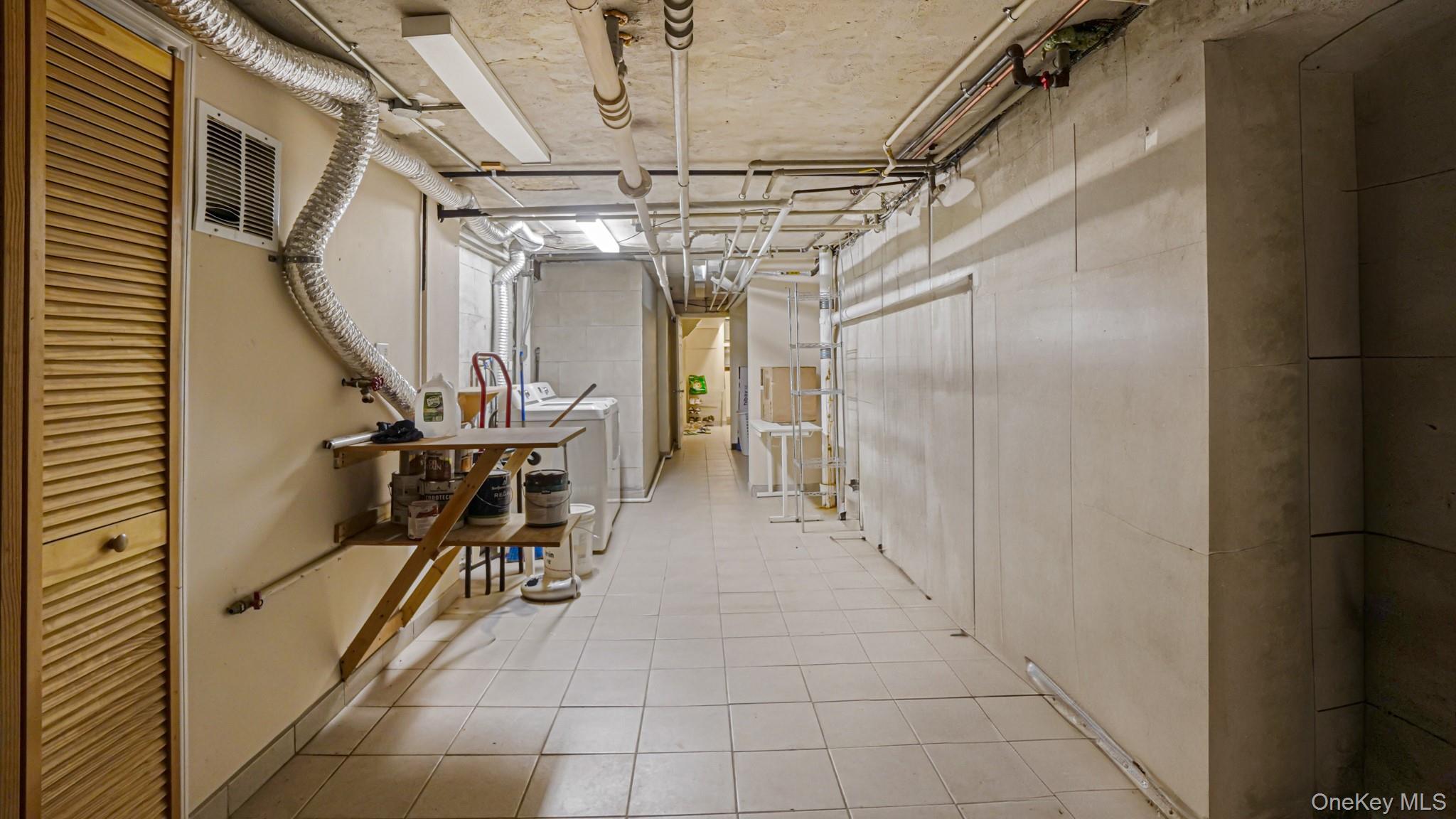 1539 Hollywood Avenue, Bronx, NY 10461