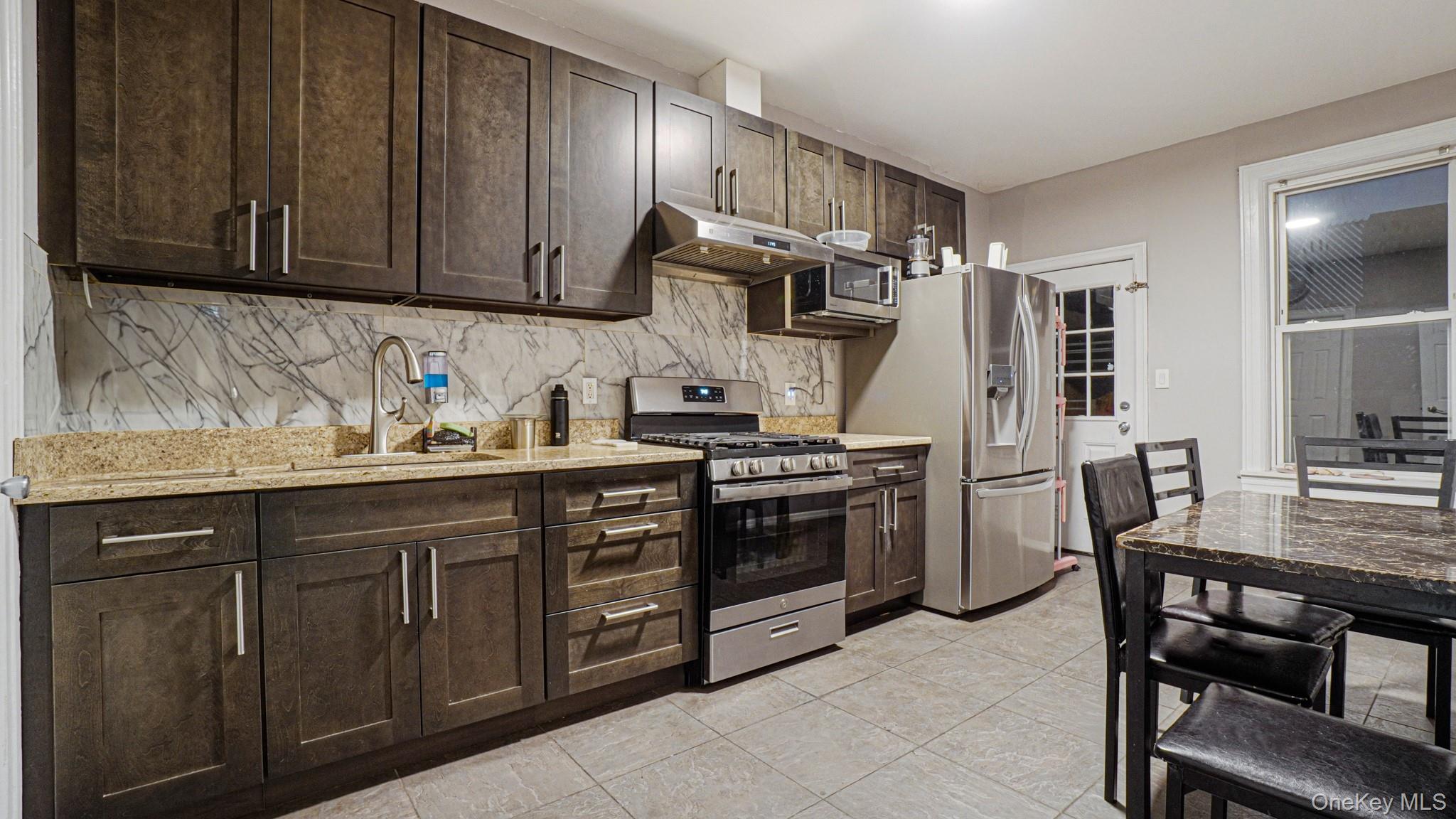 1539 Hollywood Avenue, Bronx, NY 10461