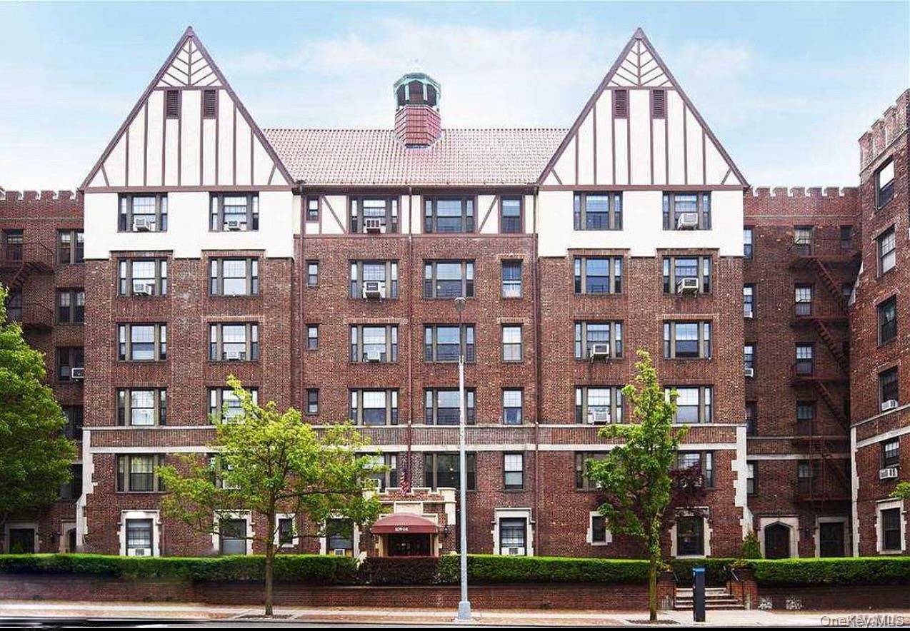 109-14 Ascan Avenue # 2H, Forest Hills, NY 11375