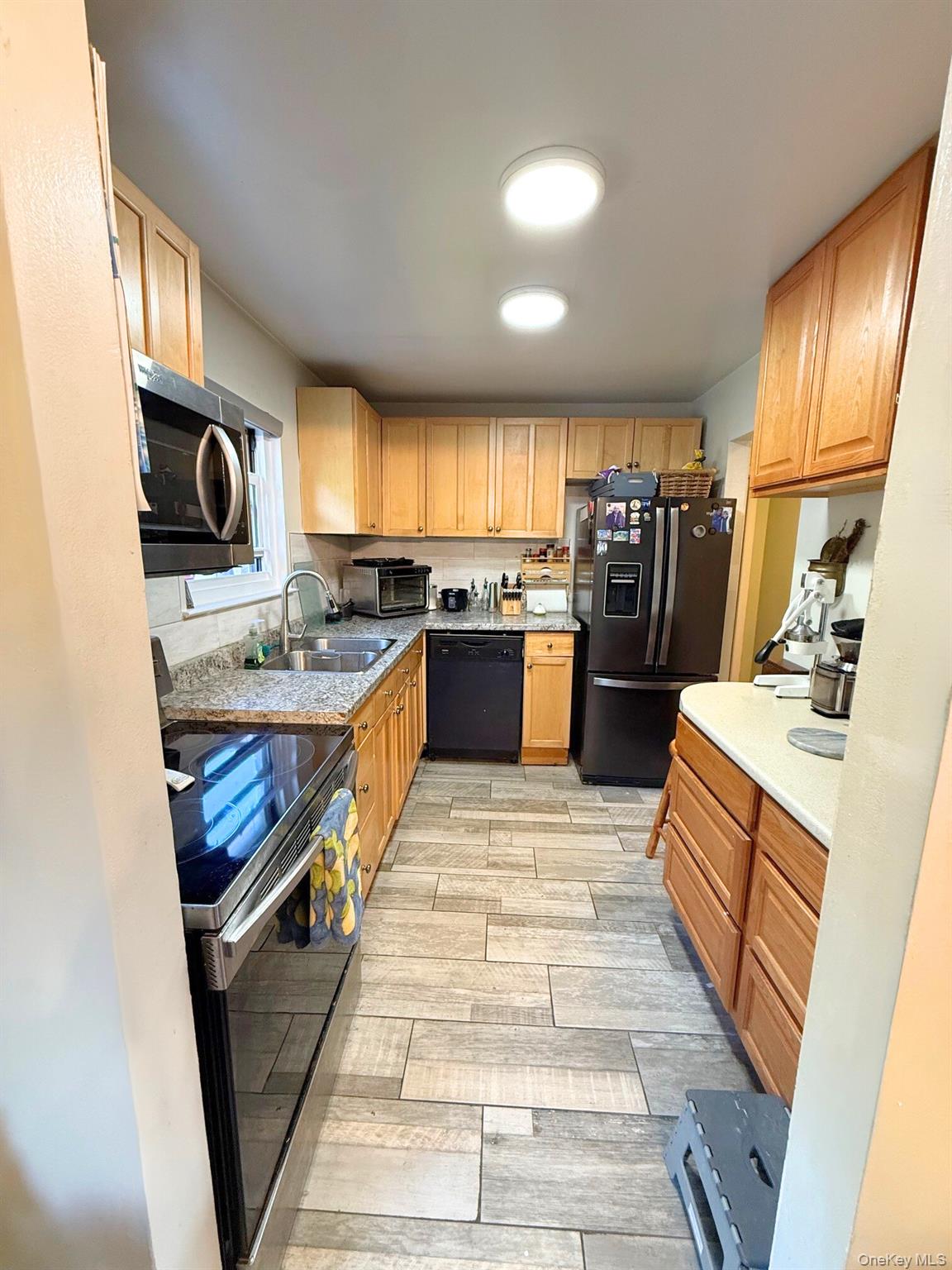 15 Harrison Avenue # 15B, Amityville, NY 11701