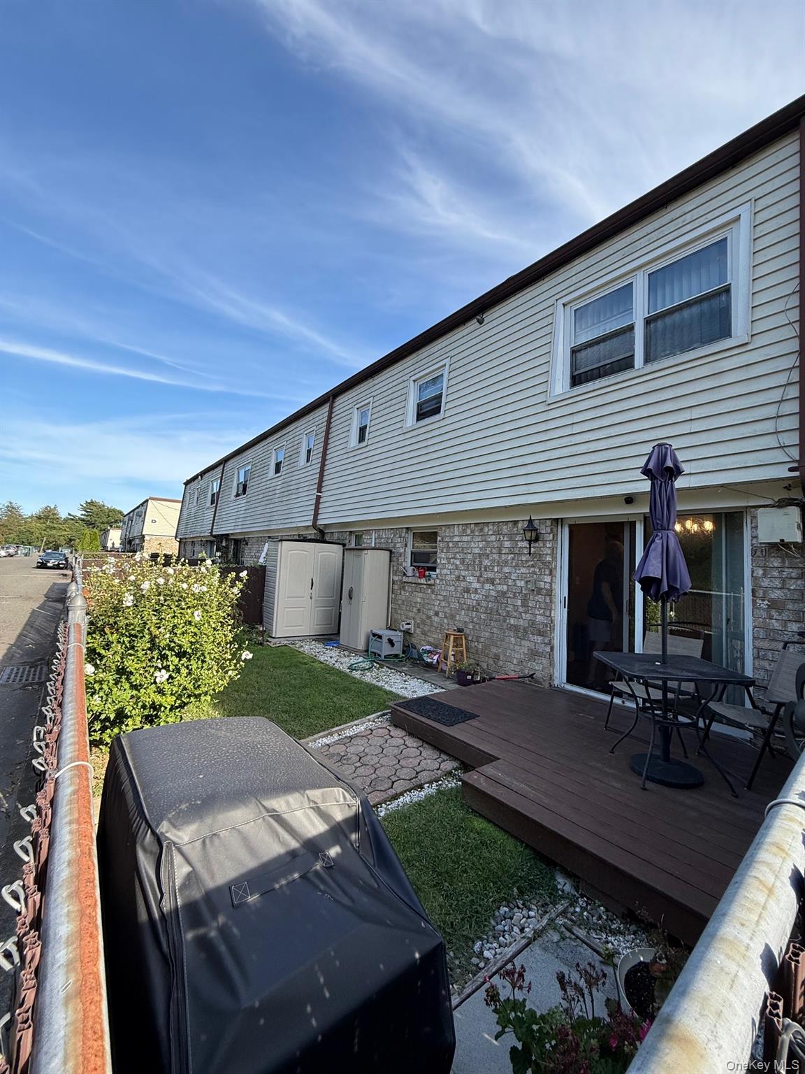 15 Harrison Avenue # 15B, Amityville, NY 11701