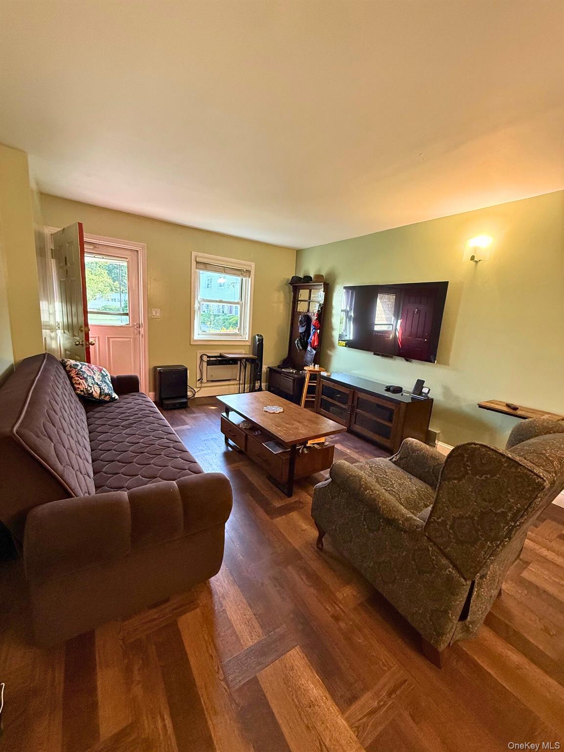 15 Harrison Avenue # 15B, Amityville, NY 11701