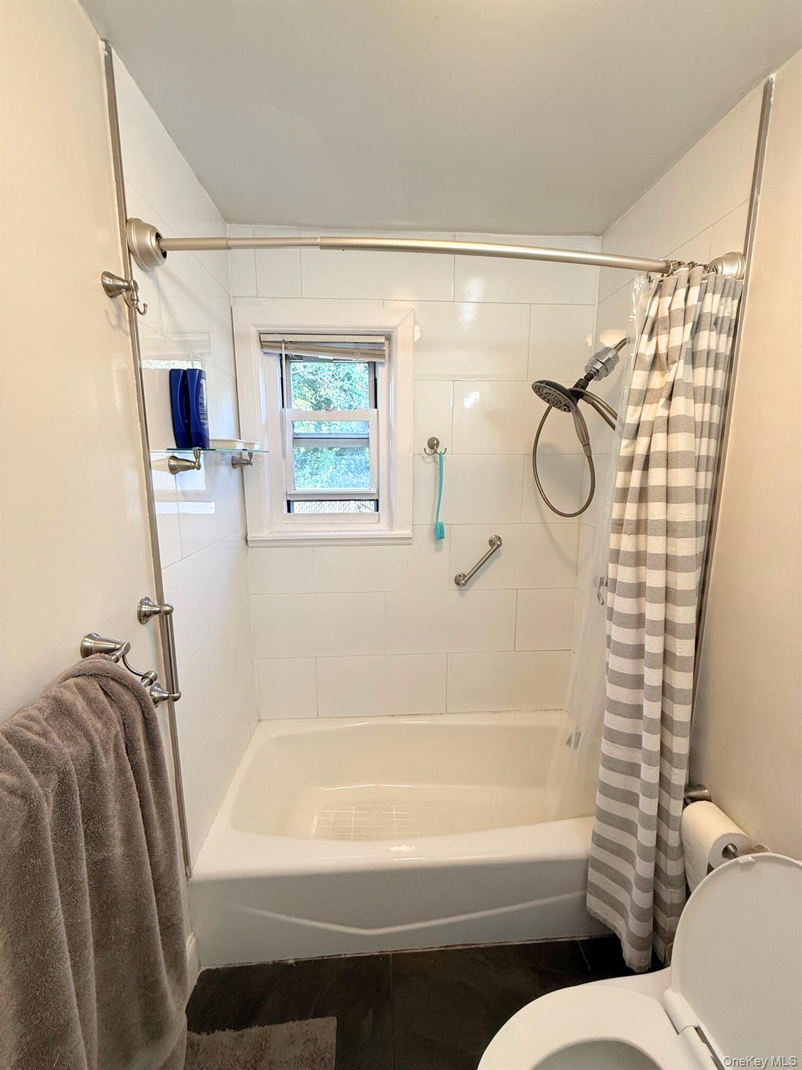 15 Harrison Avenue # 15B, Amityville, NY 11701