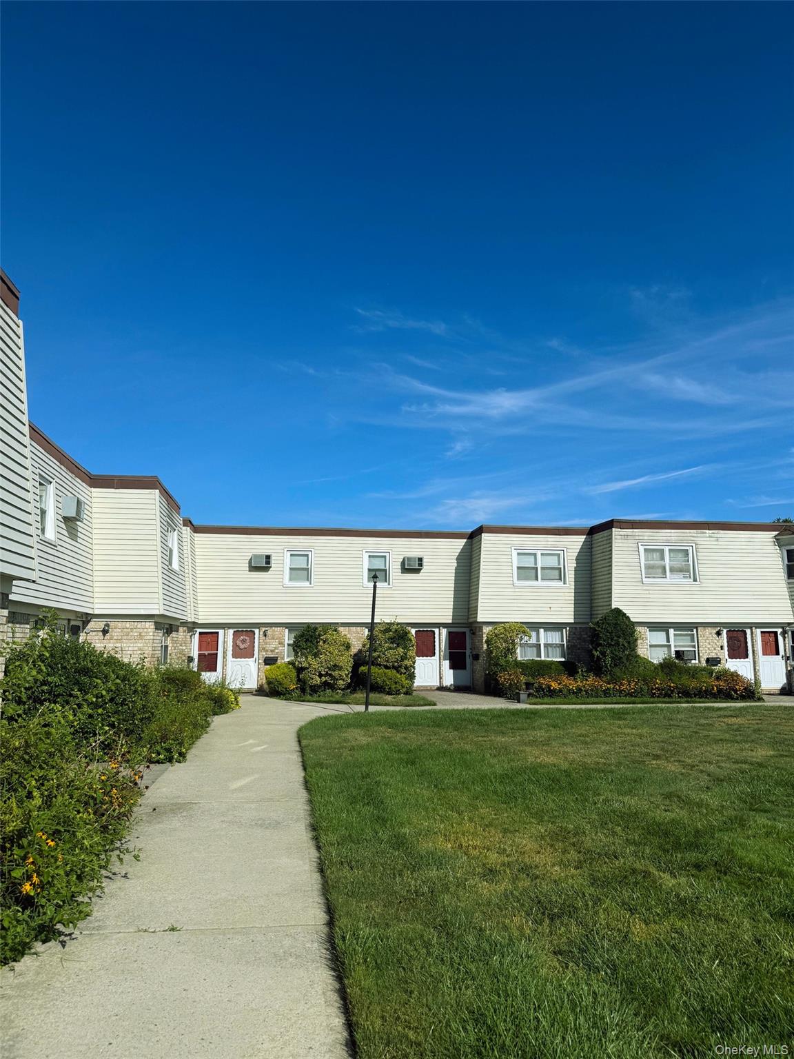 15 Harrison Avenue # 15B, Amityville, NY 11701