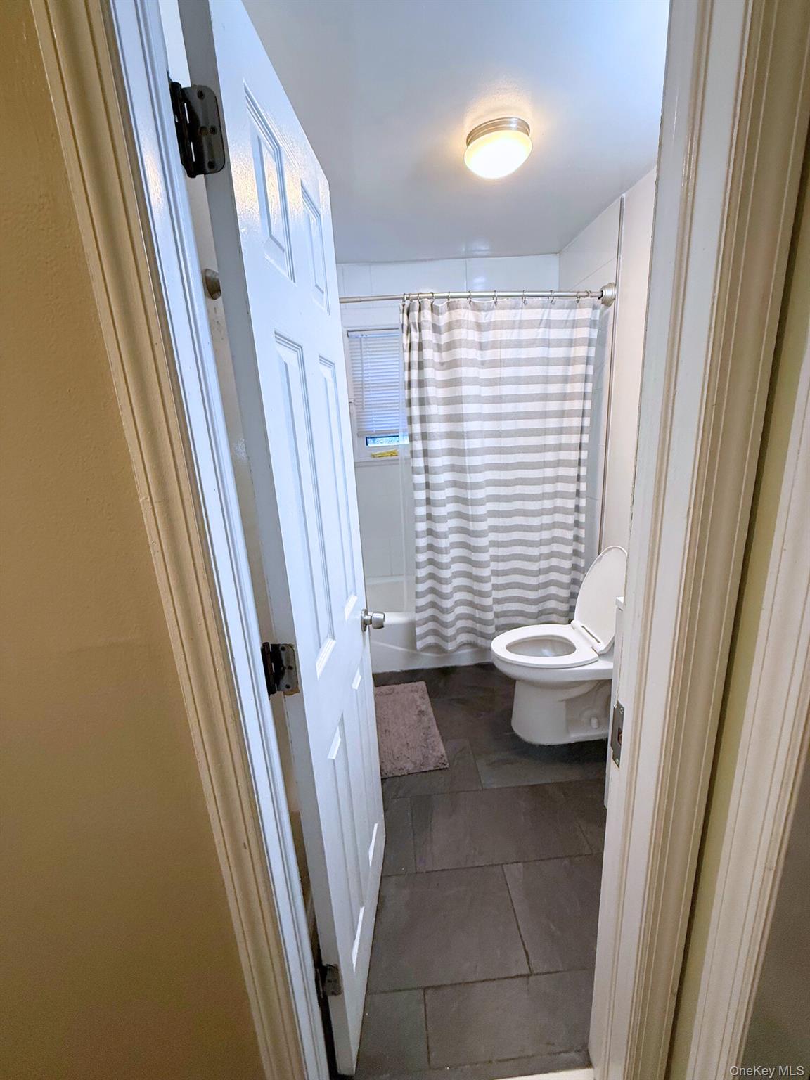 15 Harrison Avenue # 15B, Amityville, NY 11701