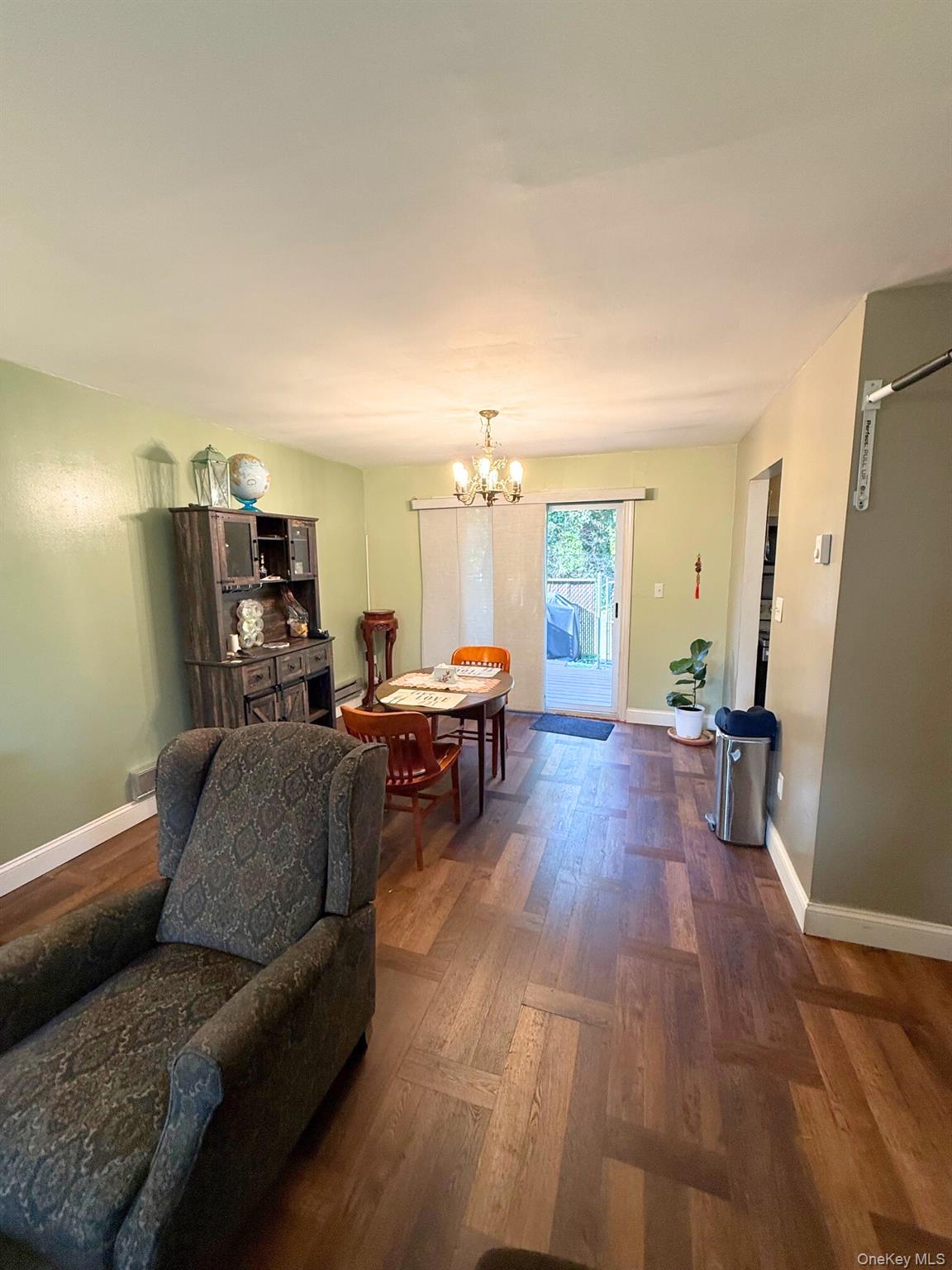 15 Harrison Avenue # 15B, Amityville, NY 11701