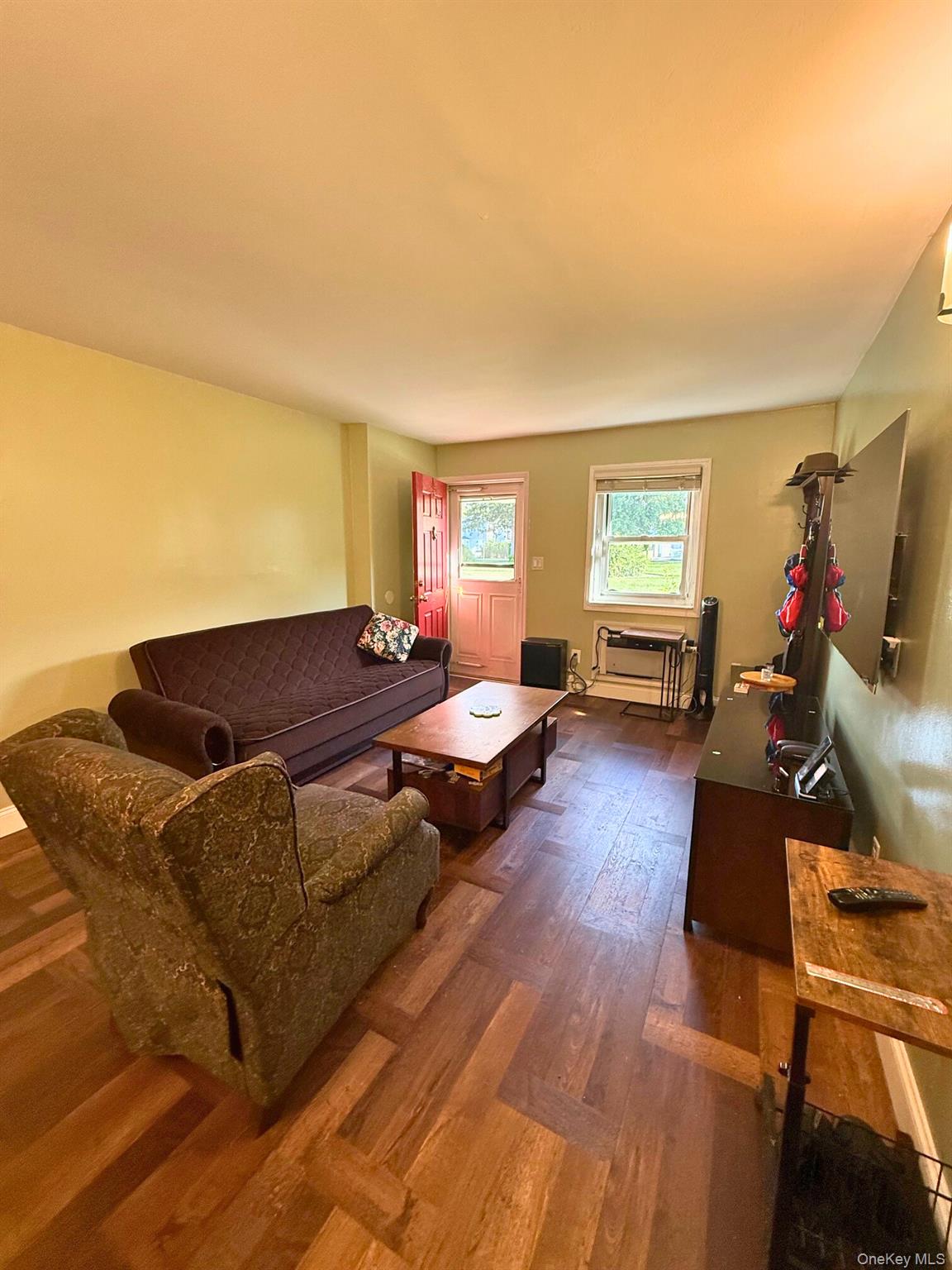 15 Harrison Avenue # 15B, Amityville, NY 11701