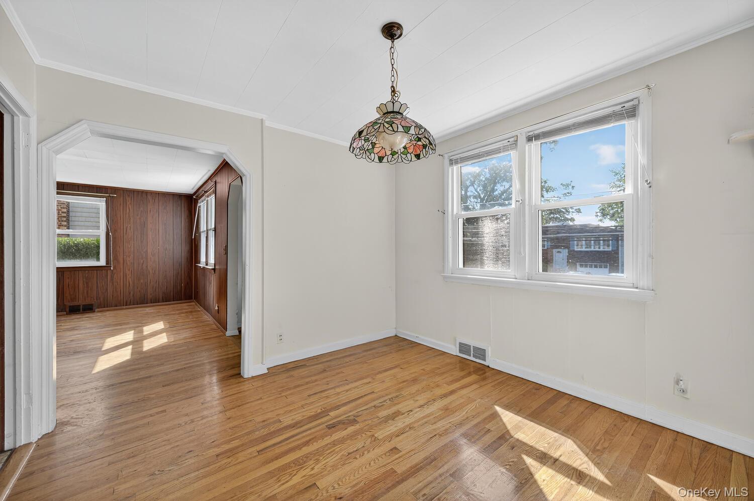 29 Hickory Road, Bayville, NY 11709