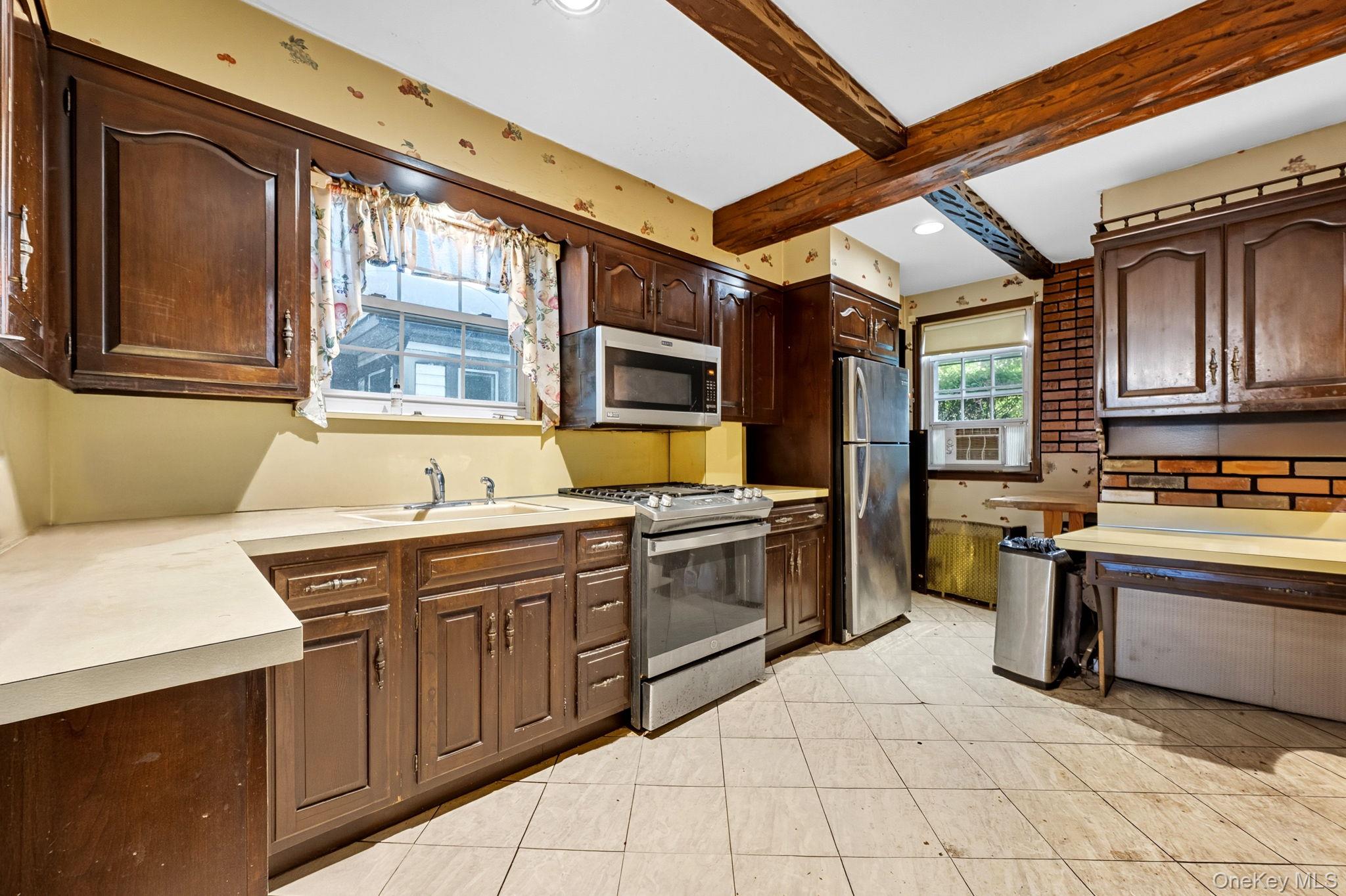 145 Cornwell Avenue, Valley Stream, NY 11580