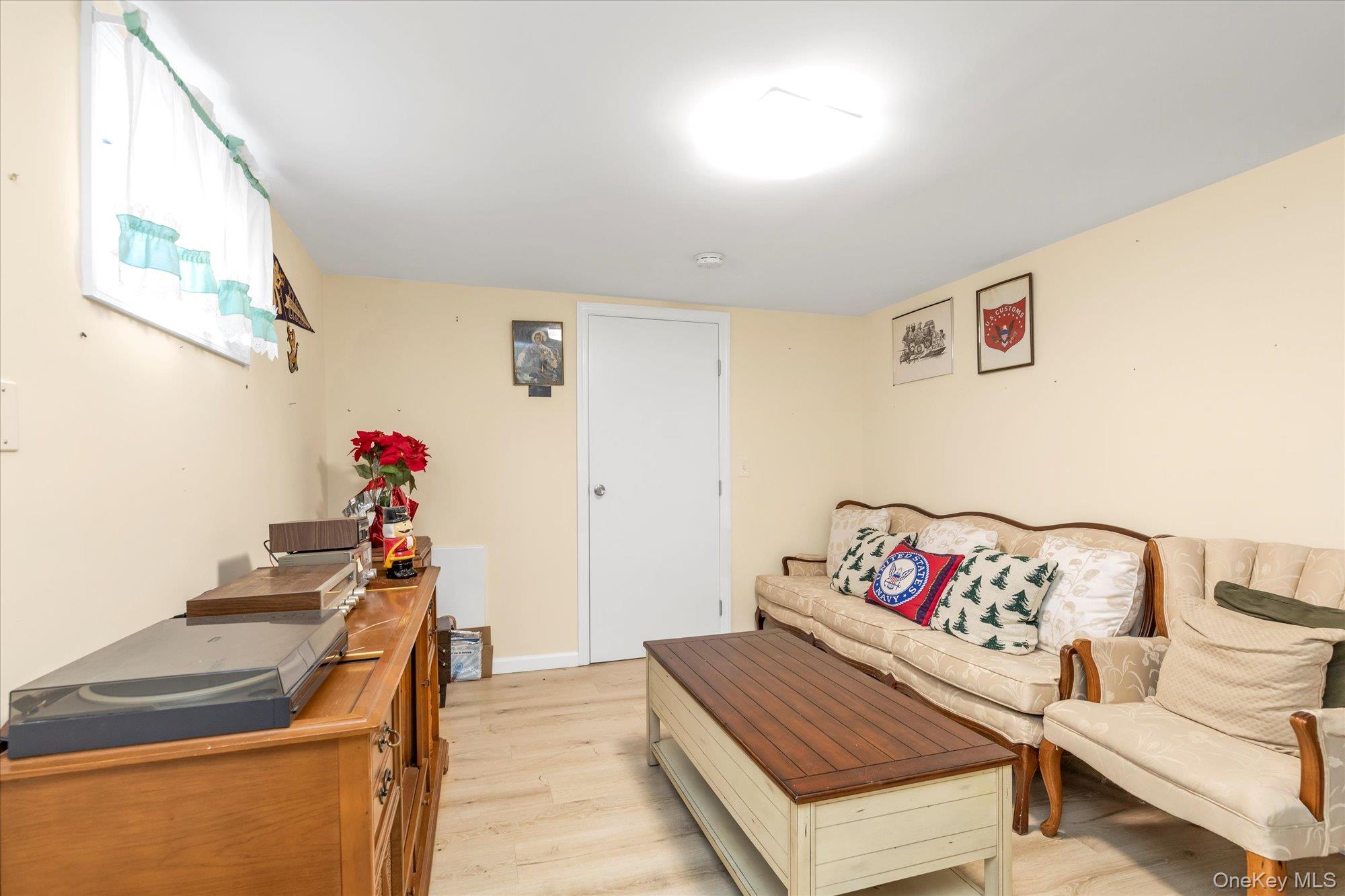 27 Juniper Road, Port Washington, NY 11050